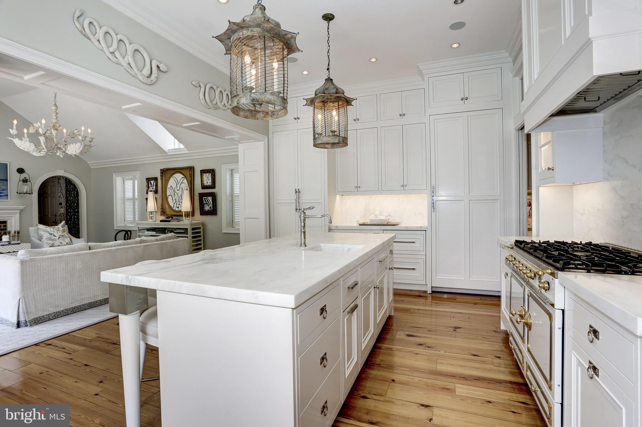 OLD TOWN ALEXANDRIA - Residential