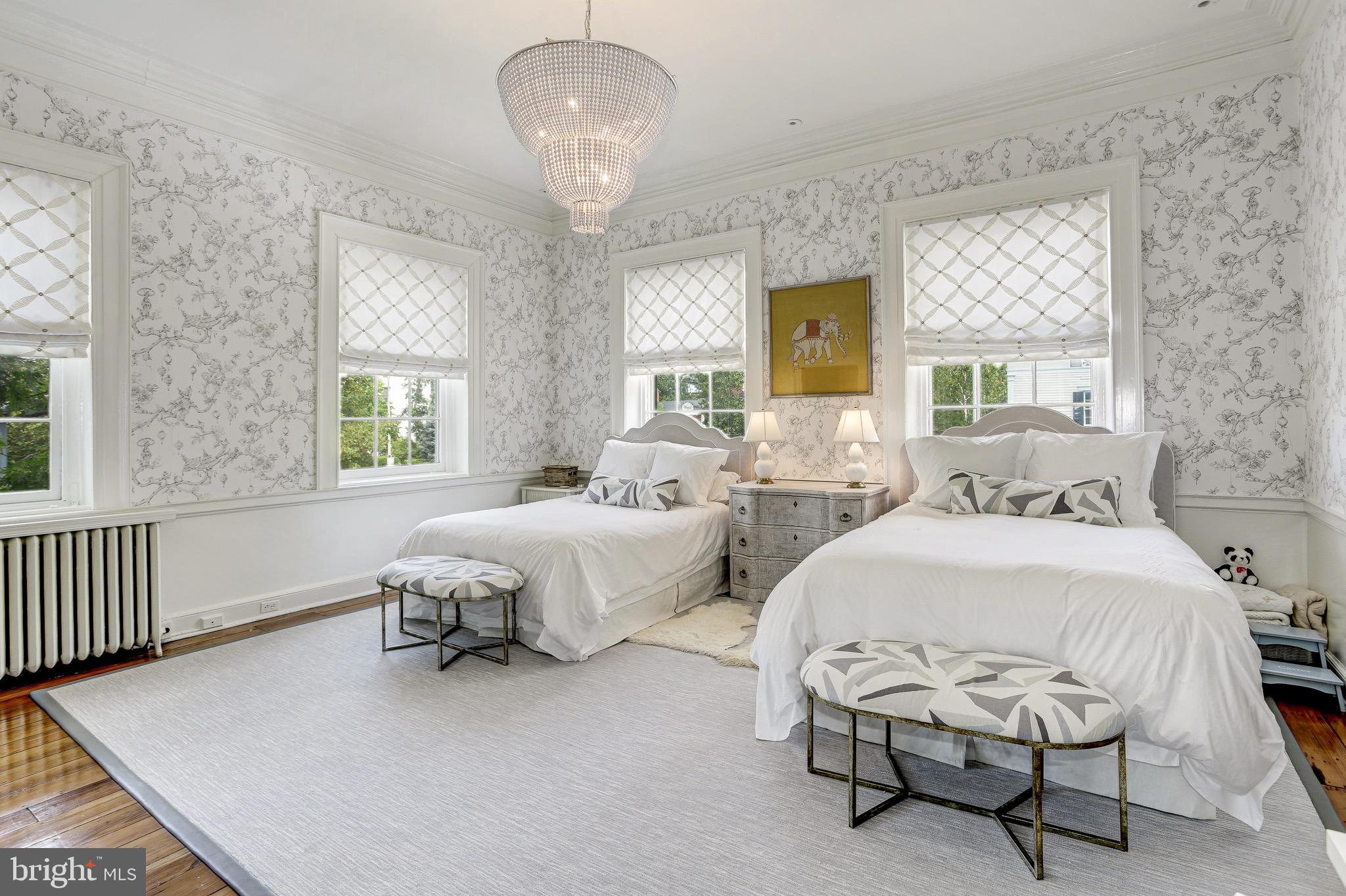 OLD TOWN ALEXANDRIA - Residential