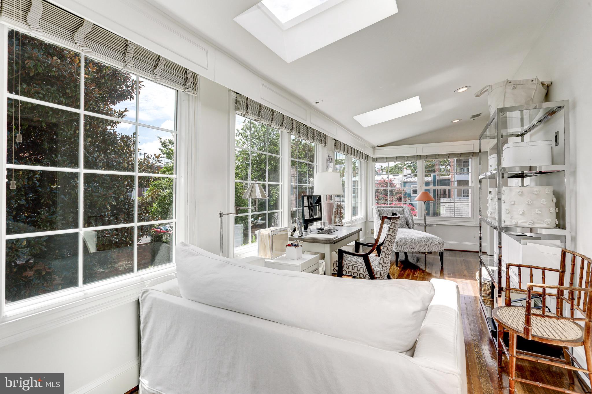 OLD TOWN ALEXANDRIA - Residential