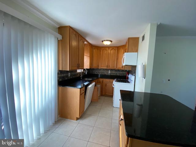 CHESTNUT HILLS - Residential Lease