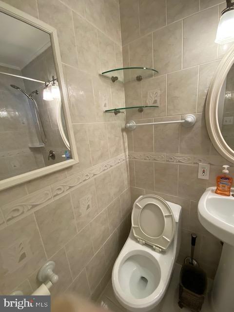 CHESTNUT HILLS - Residential Lease