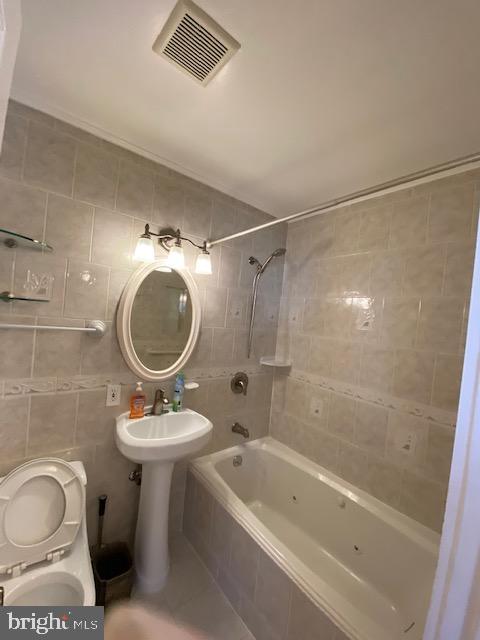 CHESTNUT HILLS - Residential Lease