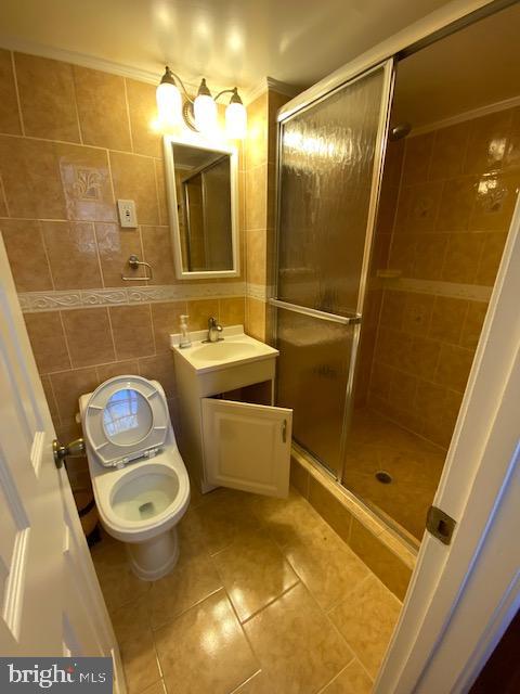 CHESTNUT HILLS - Residential Lease