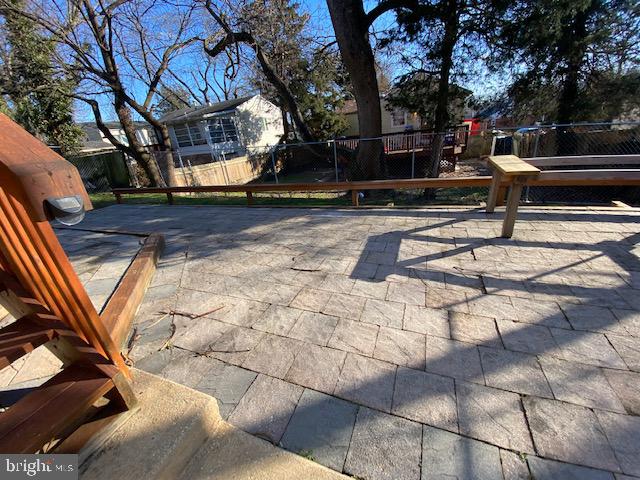 CHESTNUT HILLS - Residential Lease