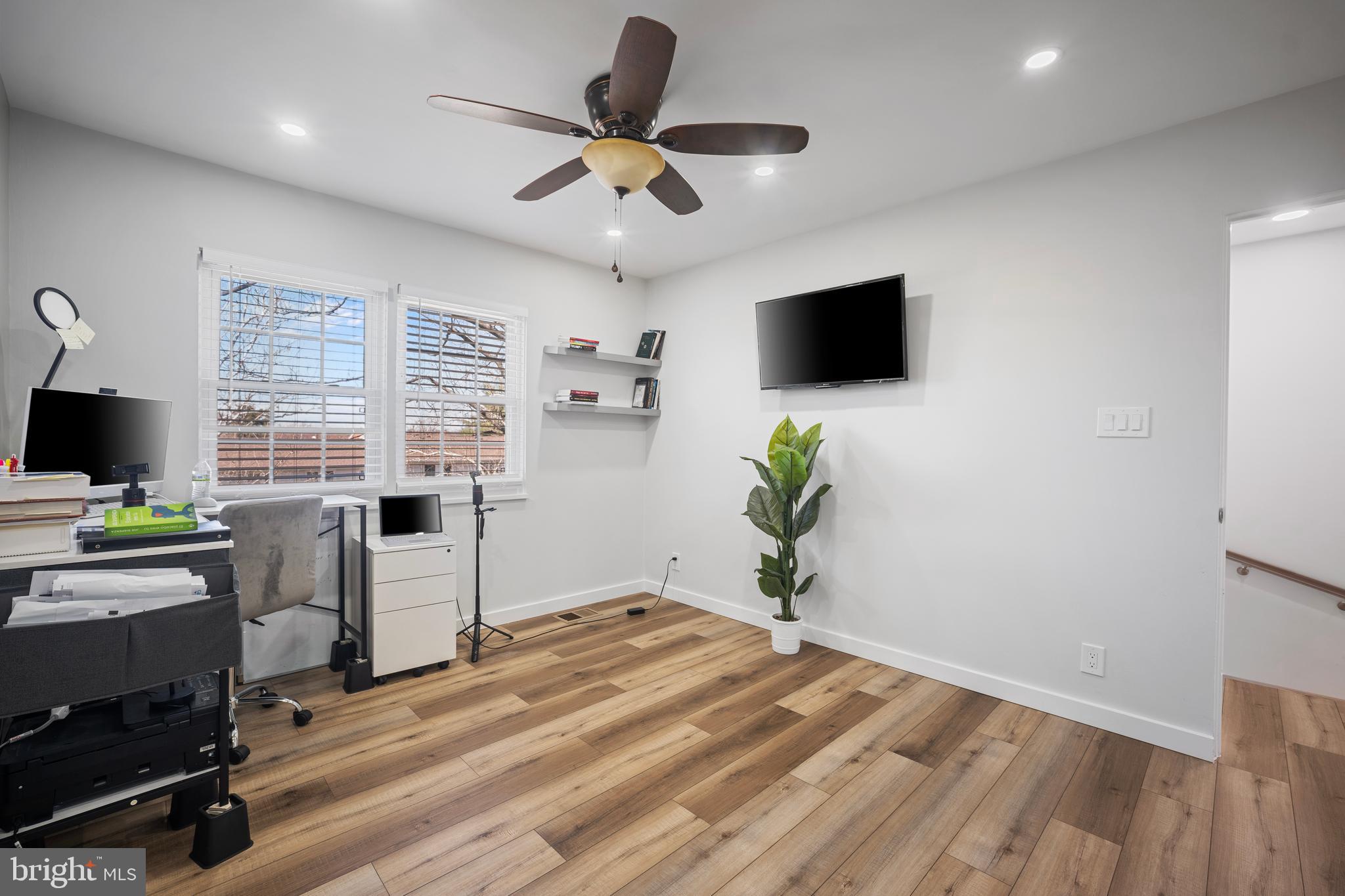 PEMBROOKE - Residential