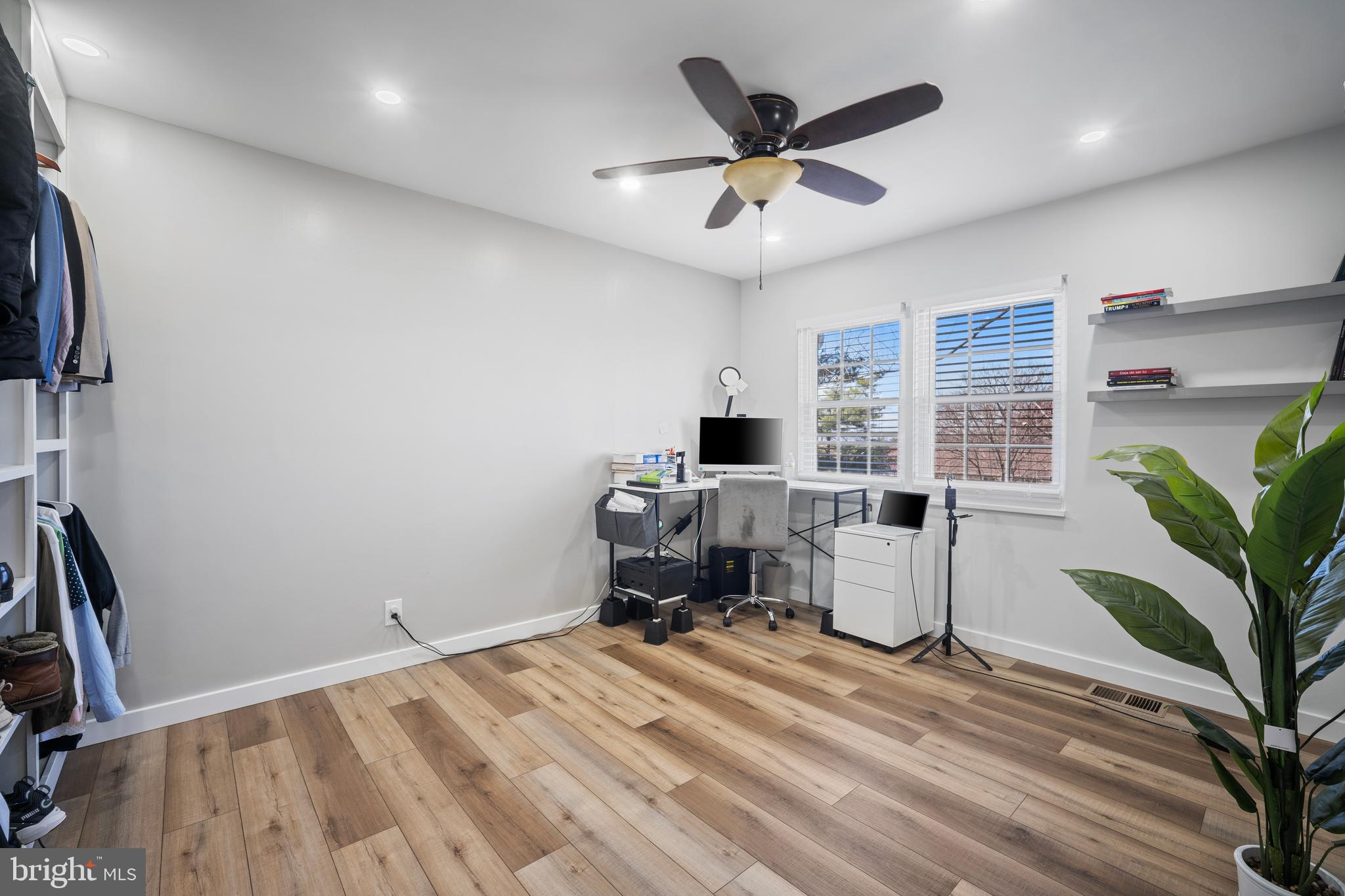 PEMBROOKE - Residential