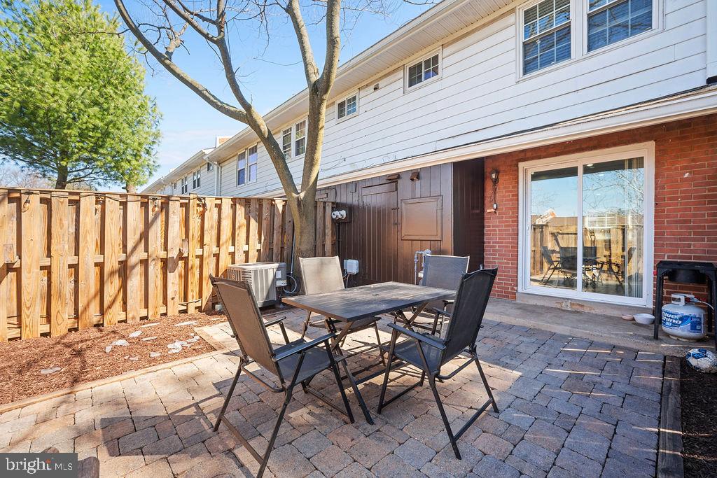 PEMBROOKE - Residential