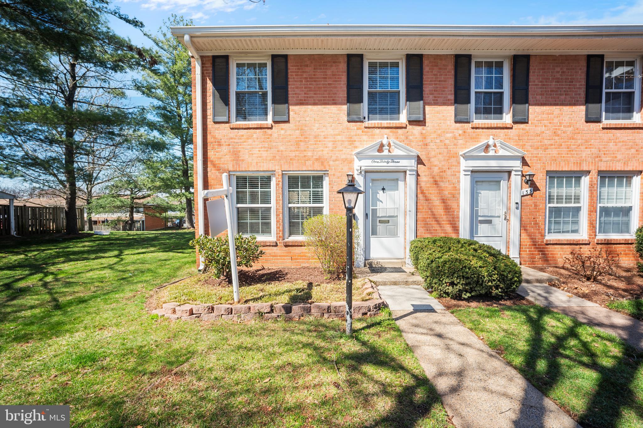 PEMBROOKE - Residential