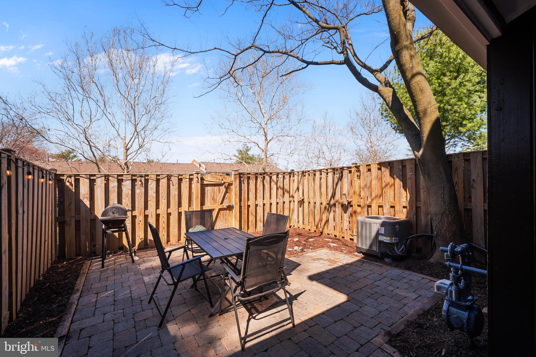 PEMBROOKE - Residential