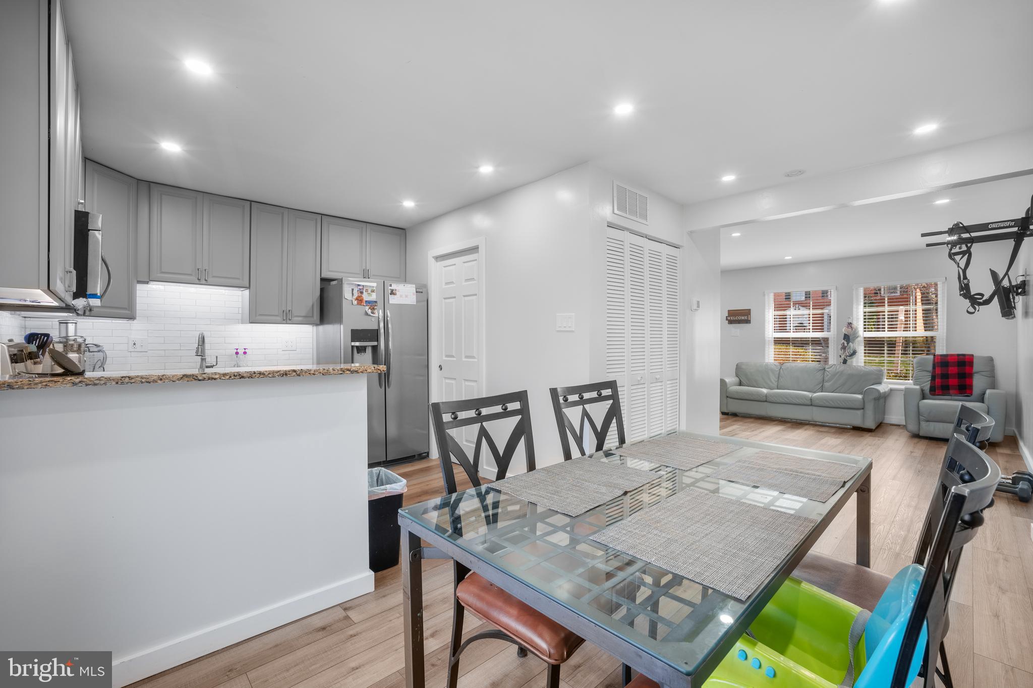 PEMBROOKE - Residential