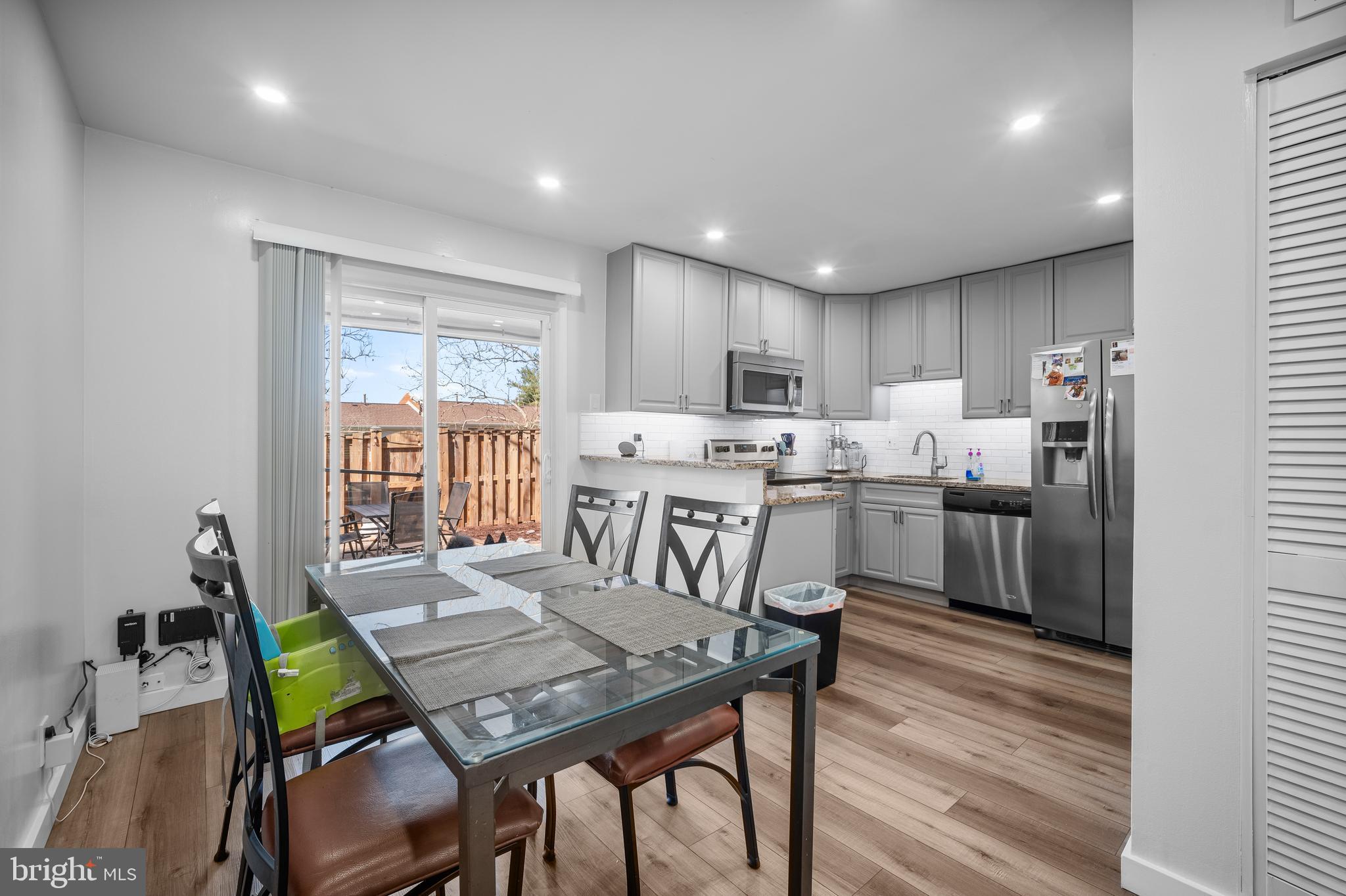 PEMBROOKE - Residential