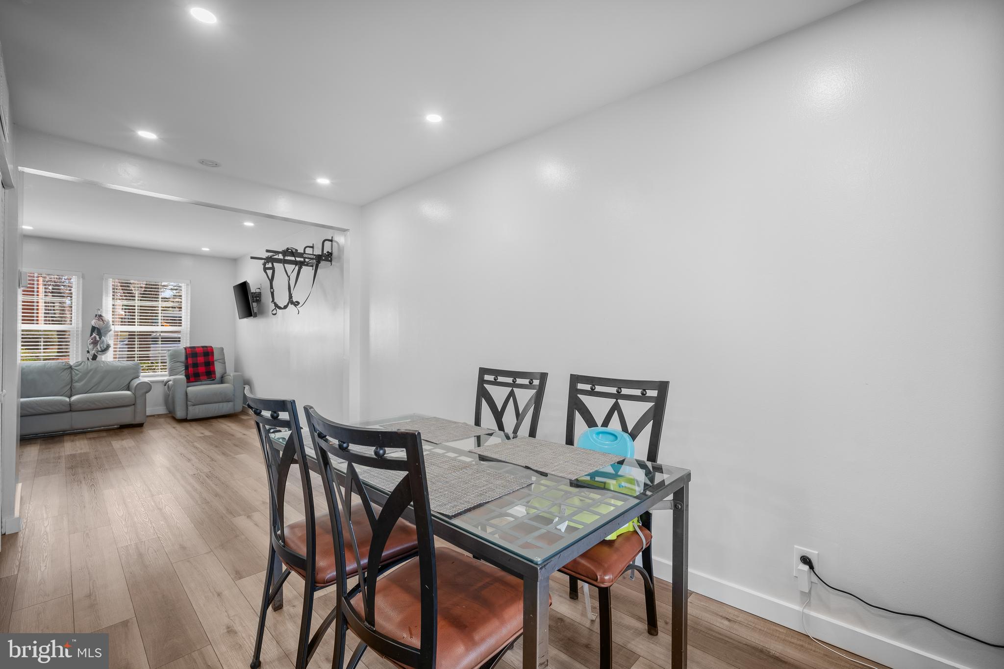 PEMBROOKE - Residential