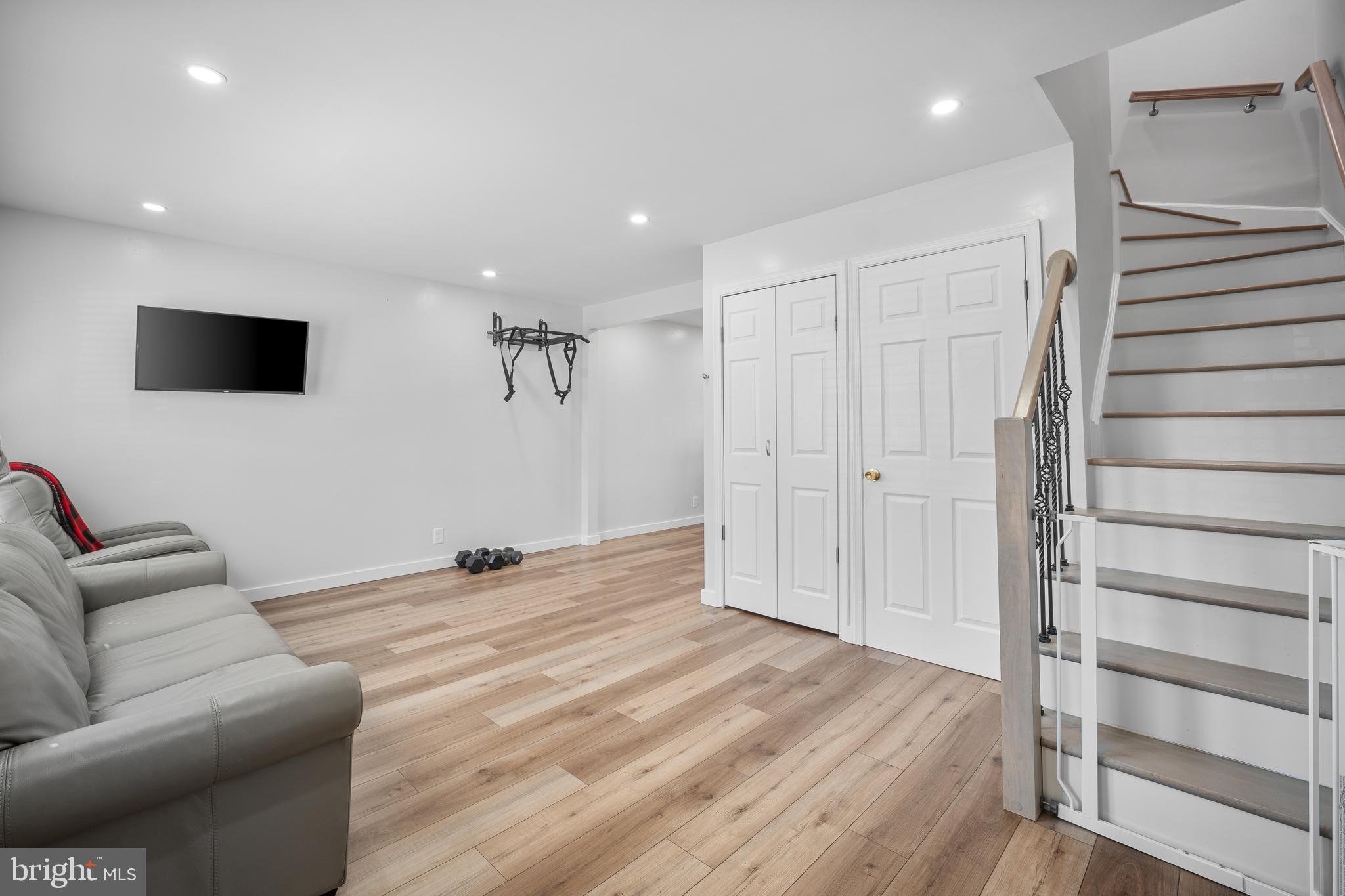 PEMBROOKE - Residential