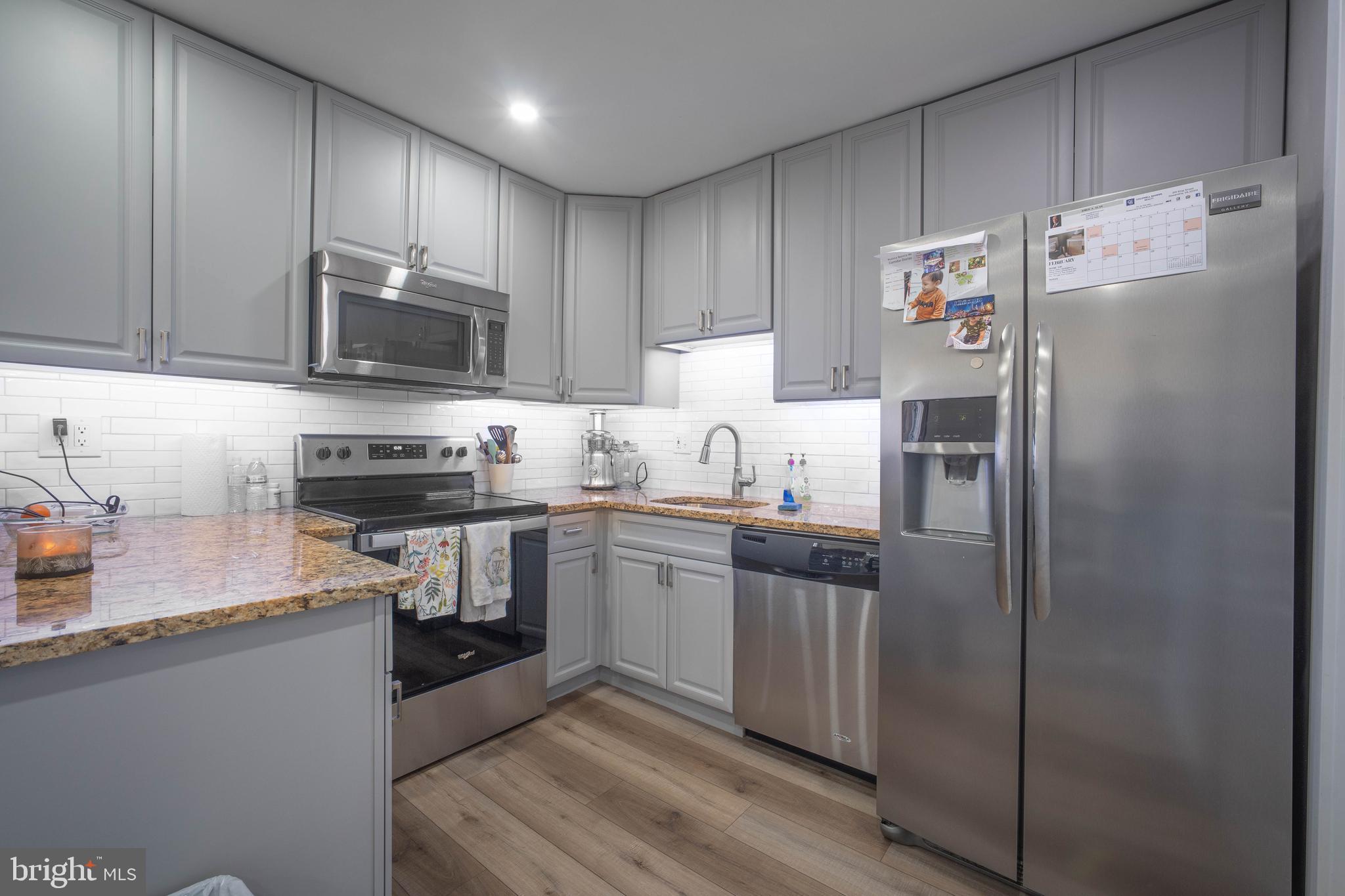 PEMBROOKE - Residential