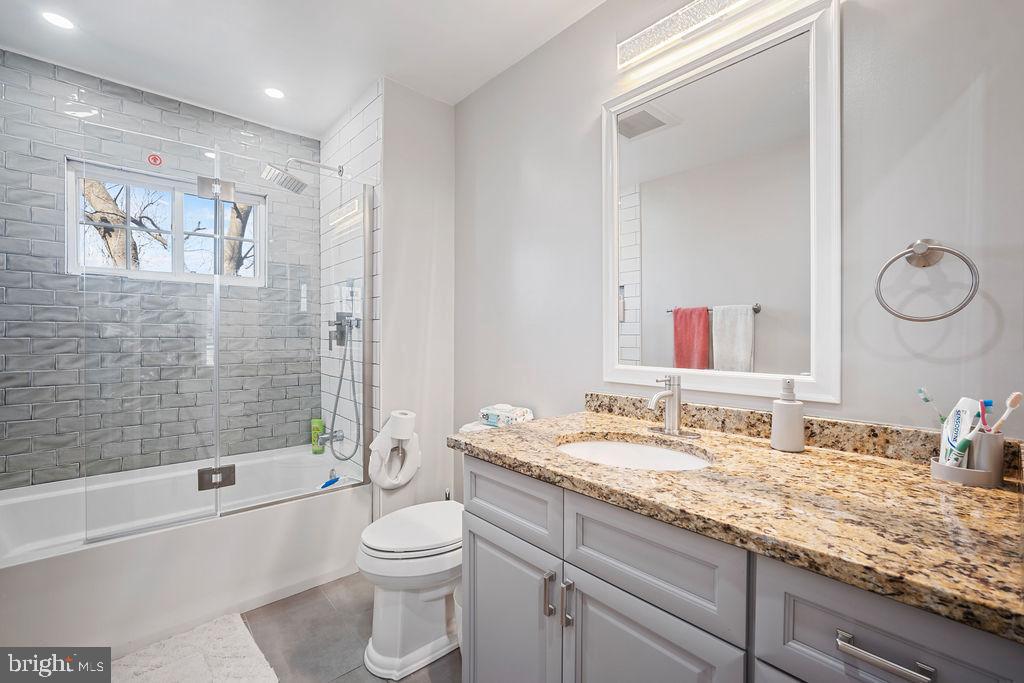 PEMBROOKE - Residential