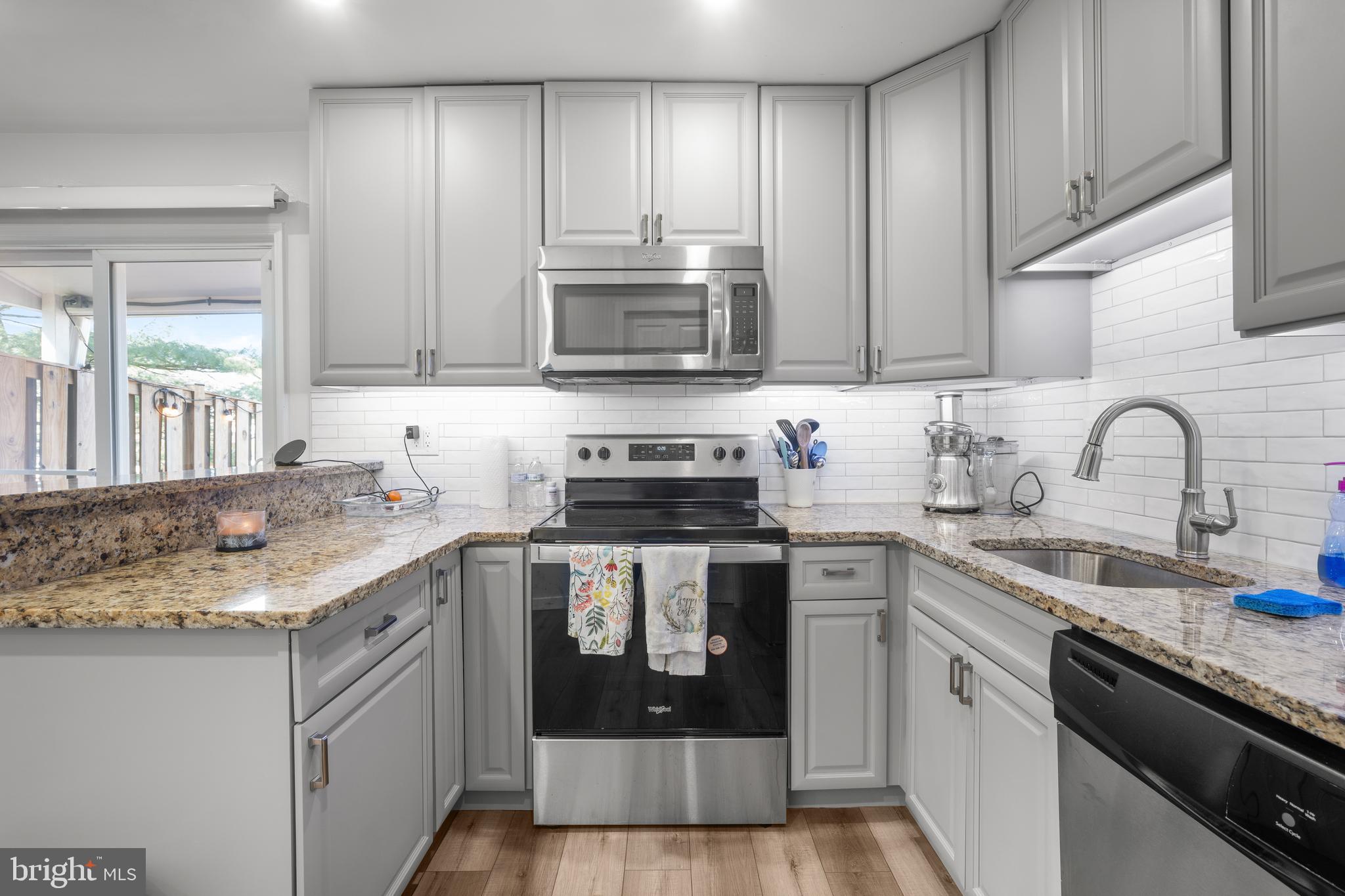 PEMBROOKE - Residential