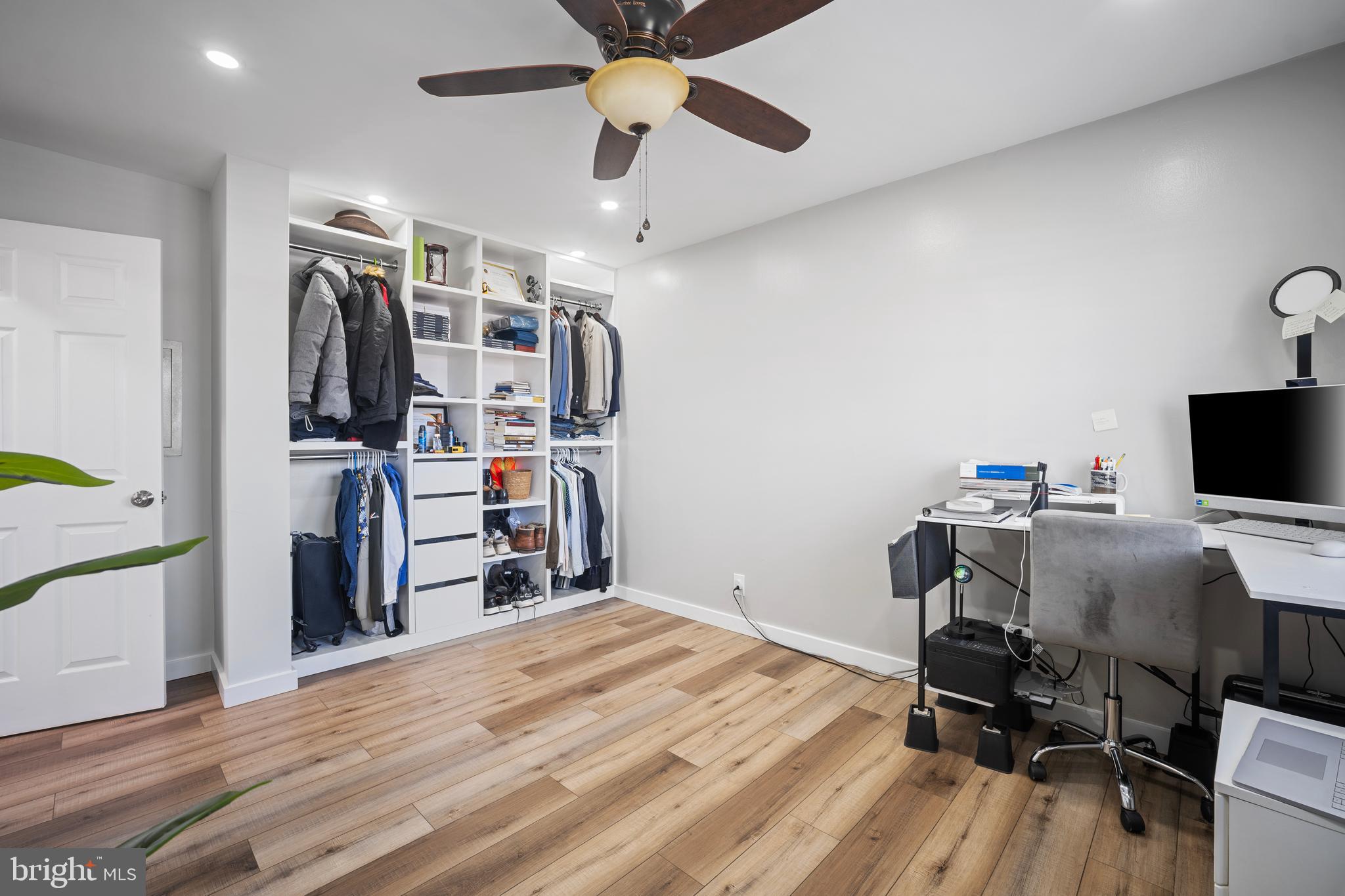 PEMBROOKE - Residential