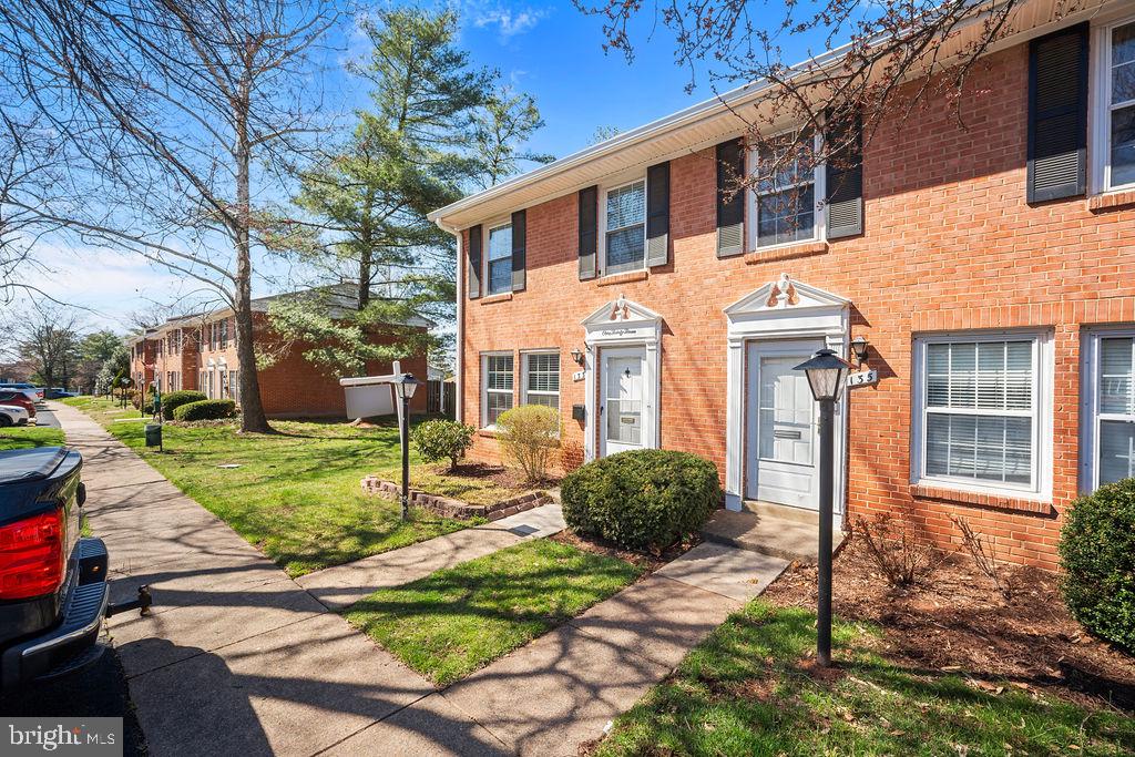 PEMBROOKE - Residential