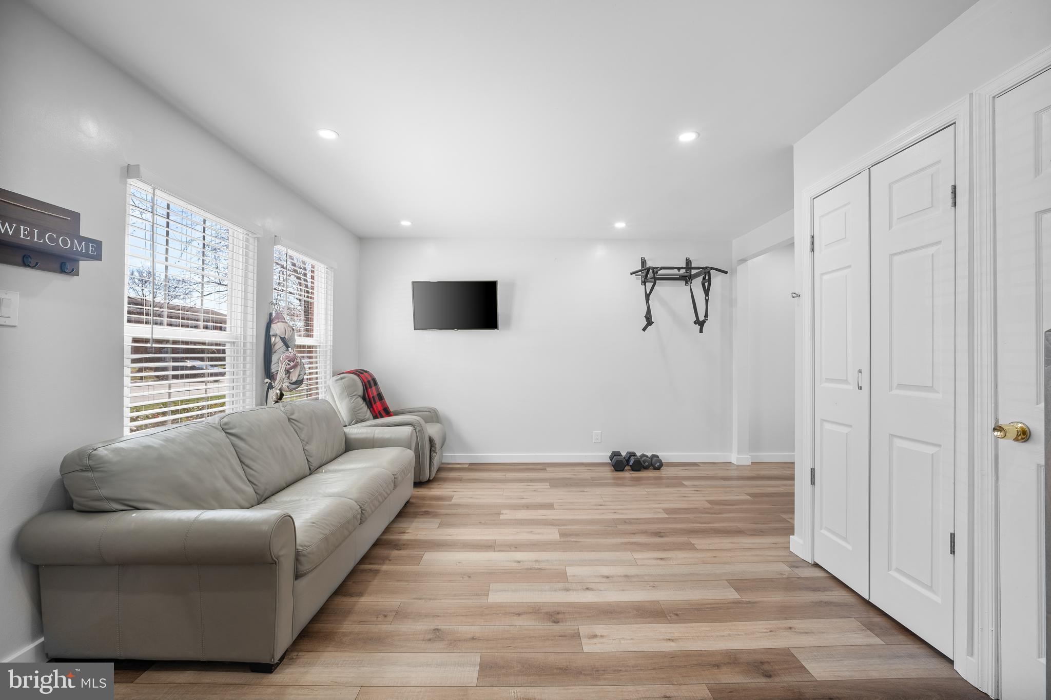 PEMBROOKE - Residential