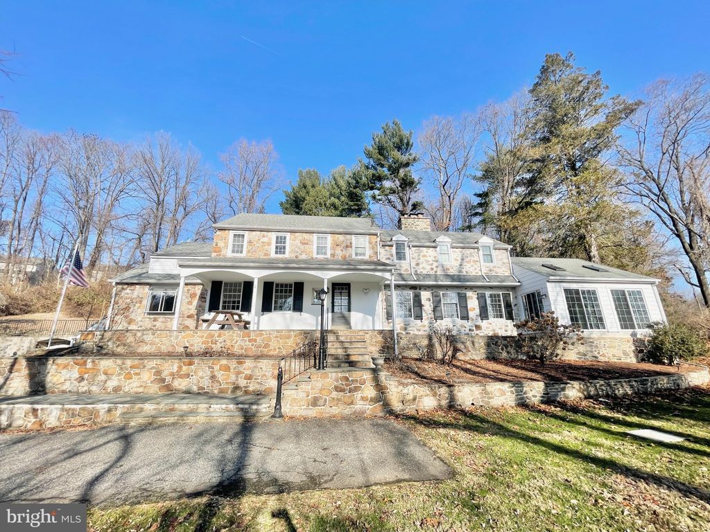 Photo of 4925 W Chester Pike, NEWTOWN SQUARE, PA 19073 (MLS # PADE2106928)