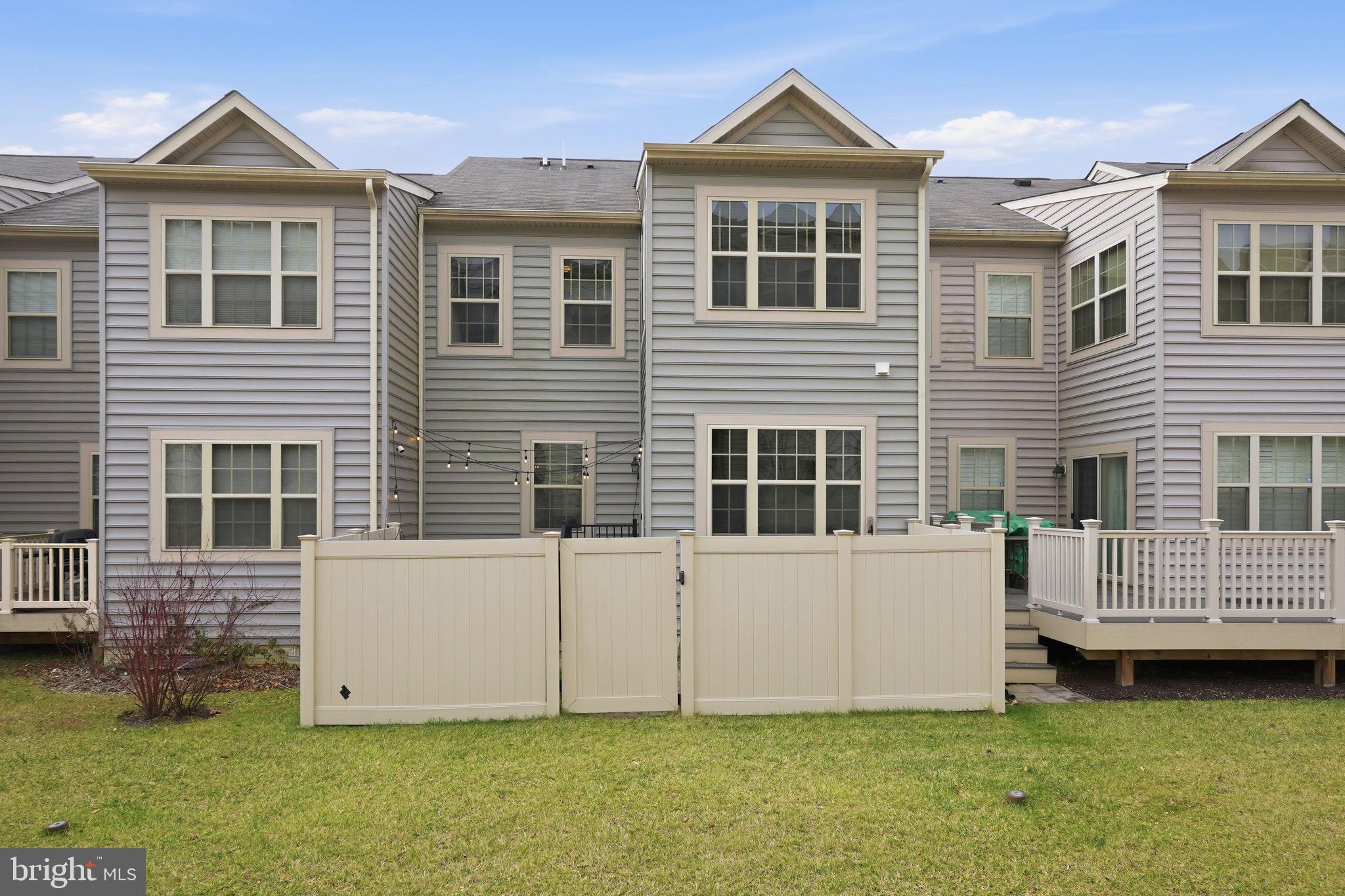 ADMIRALS RIDGE - Residential