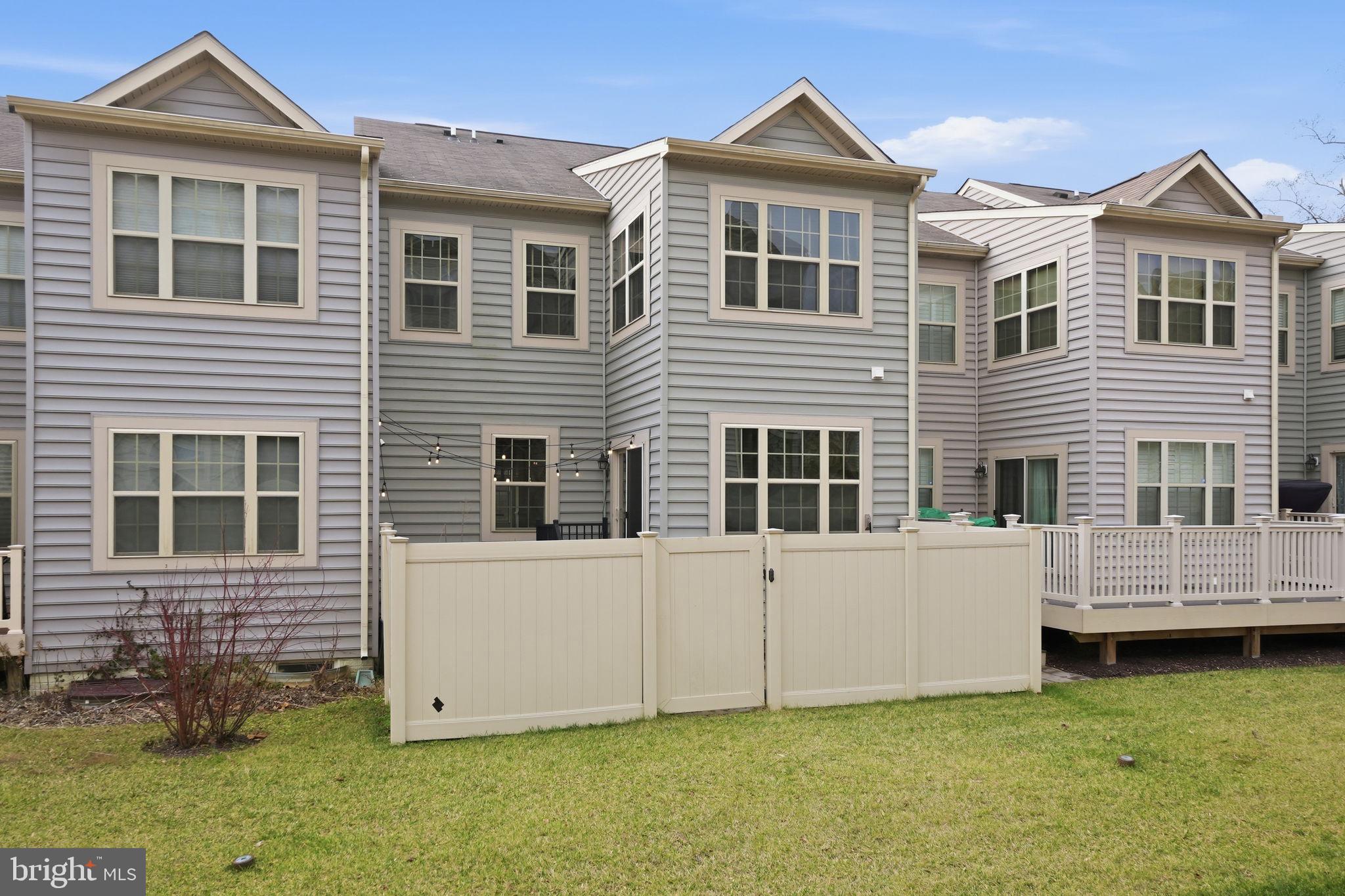 ADMIRALS RIDGE - Residential