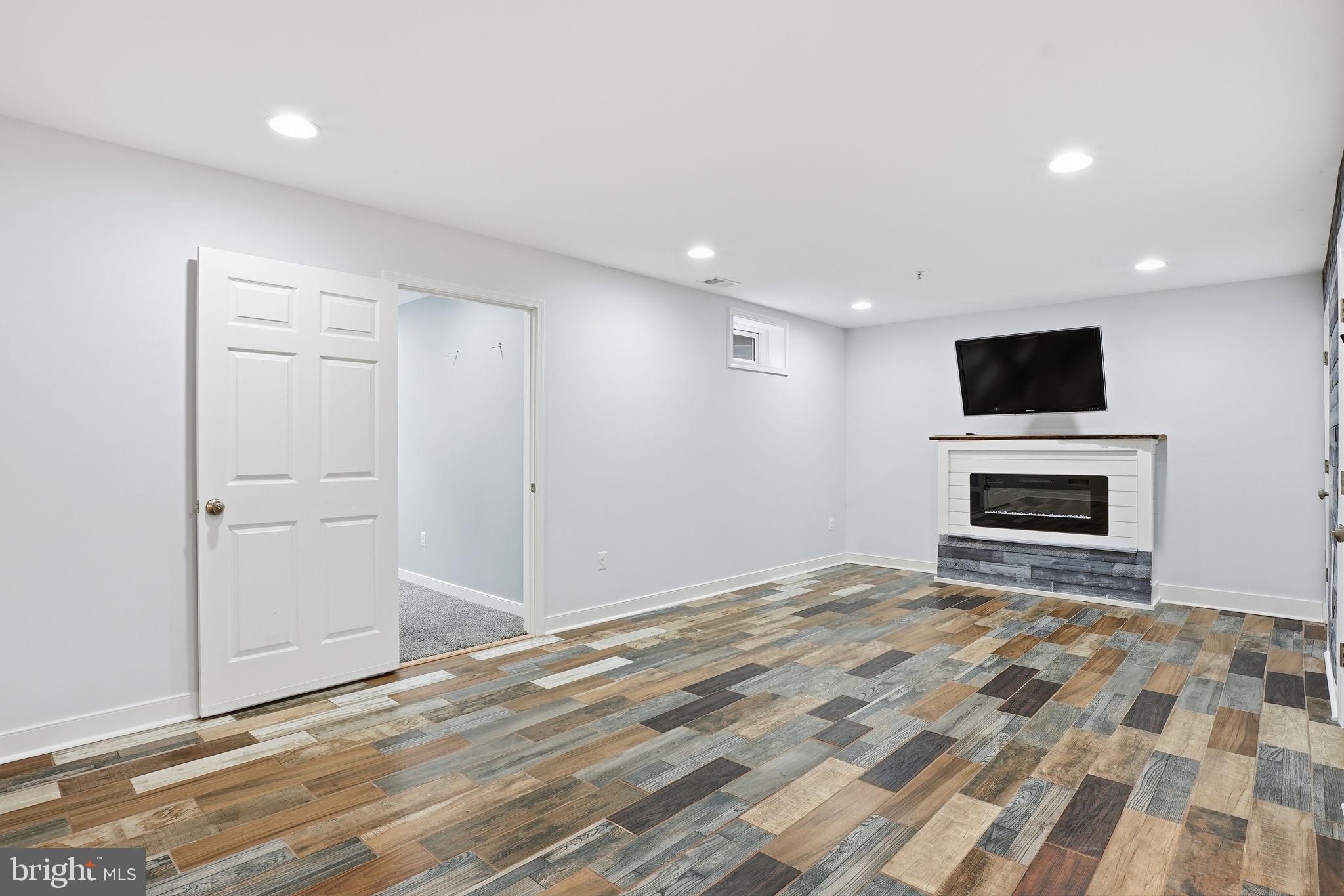 ADMIRALS RIDGE - Residential