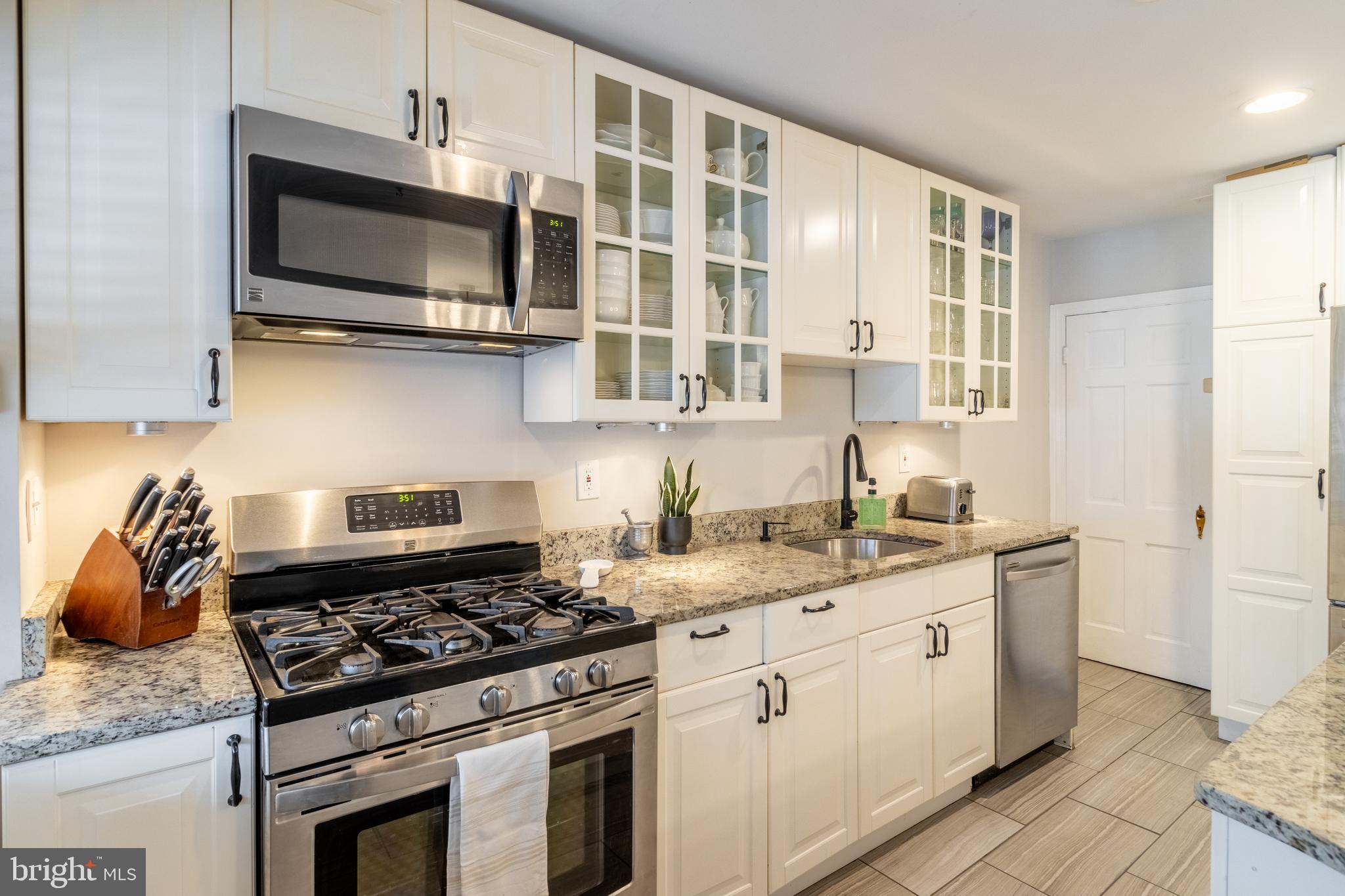 ACADEMY HEIGHTS - Residential