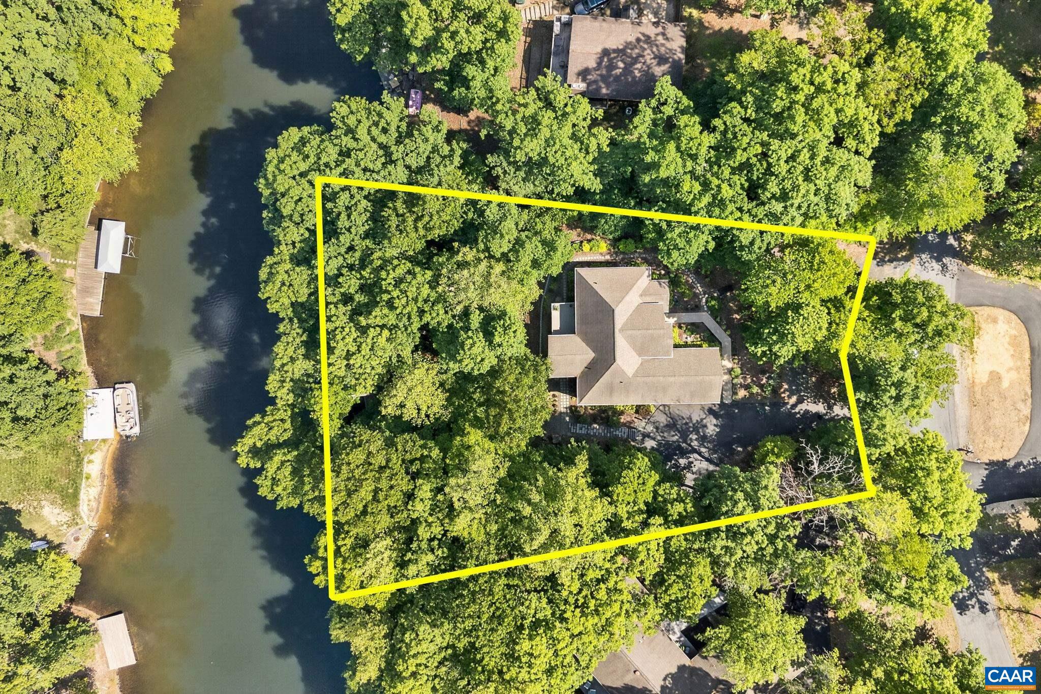 LAKE MONTICELLO - Residential