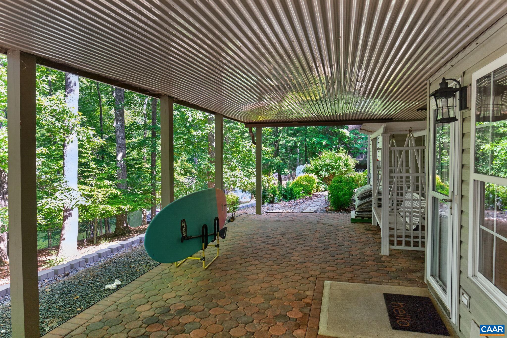LAKE MONTICELLO - Residential