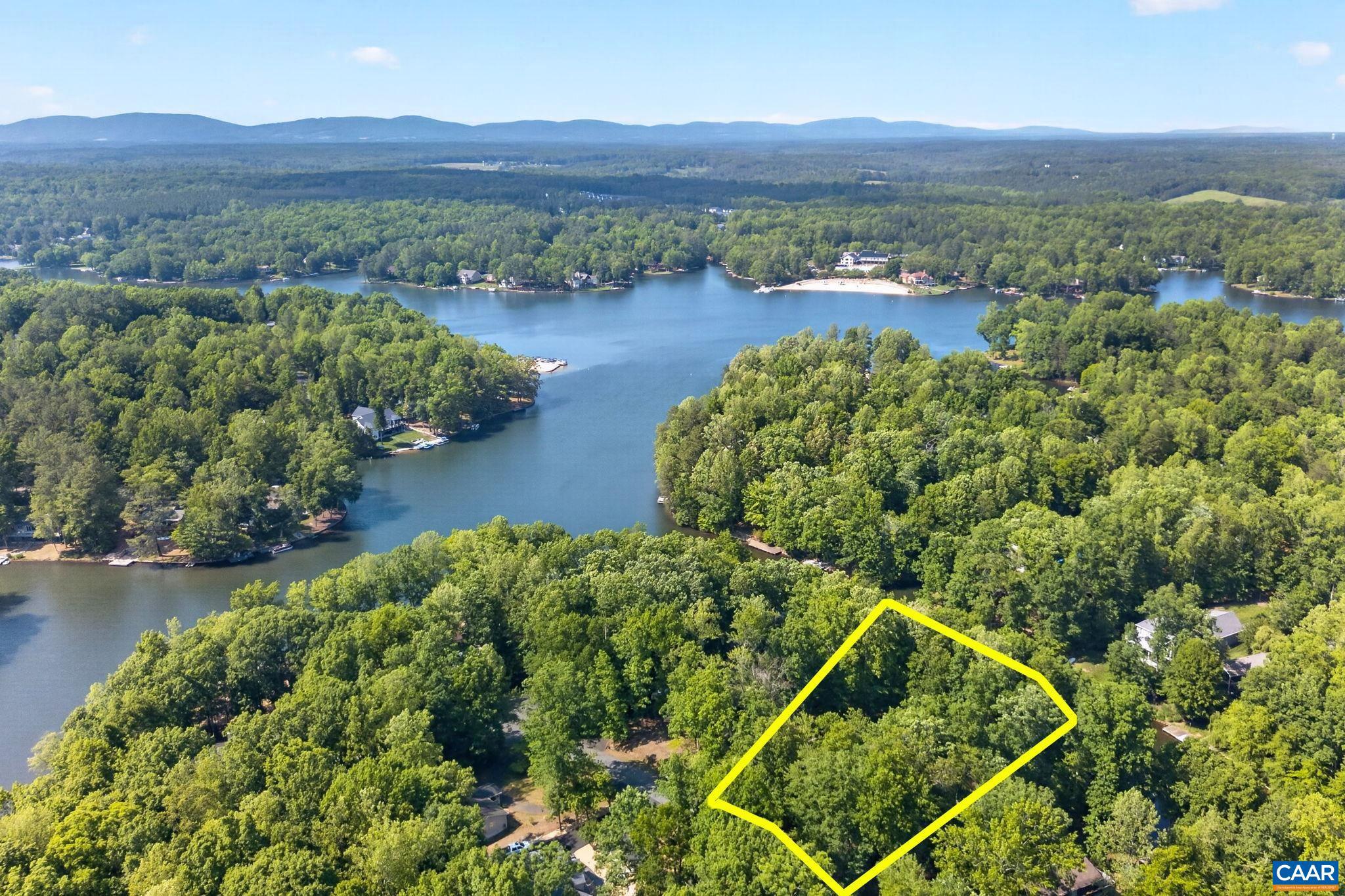 LAKE MONTICELLO - Residential