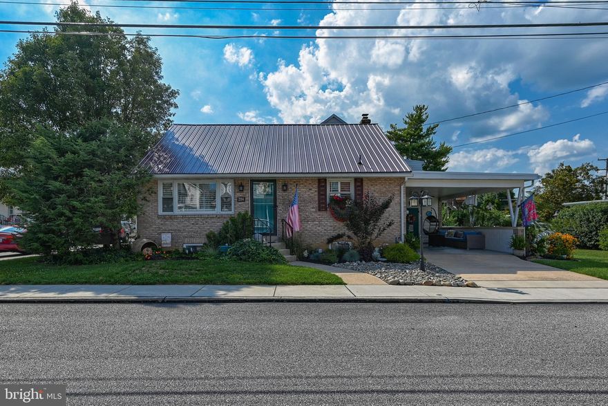 THERE IS SUCH A THING CALLED "PERFECT" & HERE IT IS...THIS HOME WAS RENOVATED APPROX 2020 & HAS 3 FINISHD LEVELS...AS YOU ENTER THE LIVING ROOM YOU WILL CERTAINLY FEEL AT HOME & WELCOMED.  ALL THE BELLS & WHISTLES IN THE KITCHEN WITH GORGEOUS CABINETS W/GLASS FRONTS, WIDE PLANK LAMINATE FLOORING, FARMHOUSE SINK, GRANITE COUNTERS, HIGH END APPLIANCES, PLANTATION SHUTTERS & SHIP LAP WALL.  THERE ARE 2 BEDROOMS ON THE MAIN FLOOR WITH THE OWNERS SUITE UPSTAIRS WITH HALF BATH.  THE LOWER LEVEL HAS A SOUTH WESTERN STYLE & IS READY FOR ALL YOUR GATHERINGS.  SUCH ATTENTION TO DETAIL W/CEILING, ACCENT WALL & CARPET.  THE LAUNDRY ROOM IS QUITE SPACIOUS WITH CUSTOM WORKBENCH & WHAT I NOTED AS ANOTHER HALF BATH IN THIS COMBO ROOM.  THE CARPORT IS FIXED UP FOR A SHADED SITTING AREA W/STORAGE FOR ALL YOUR GARDEN TOOLS.  THE BACKYARD IS COMPLIMENTED & SO INVITING.  THIS ONE IS IN TOTAL TURN KEY CONDITION.