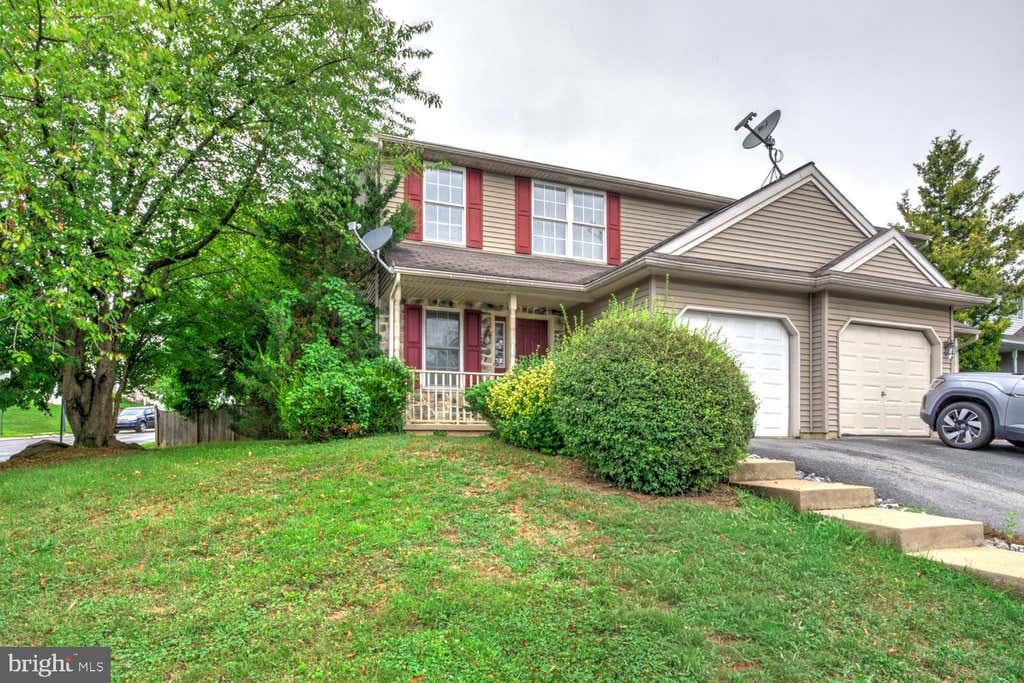 Photo of 300 Elmshire Drive, LANCASTER, PA 17603 (MLS # PALA2092890)