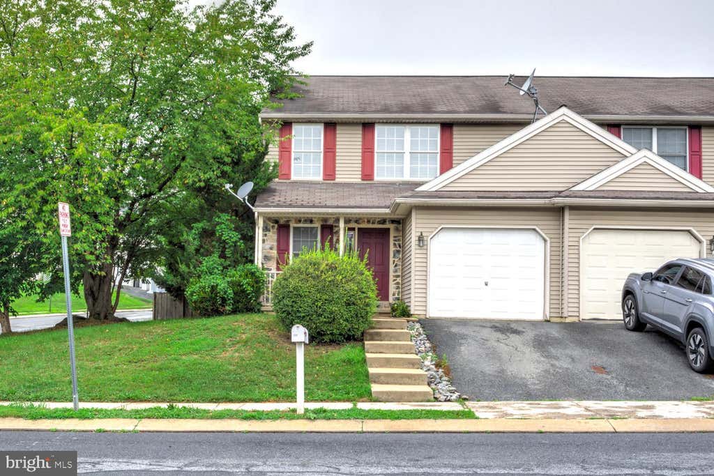 Photo of 300 Elmshire Drive, LANCASTER, PA 17603 (MLS # PALA2092890)