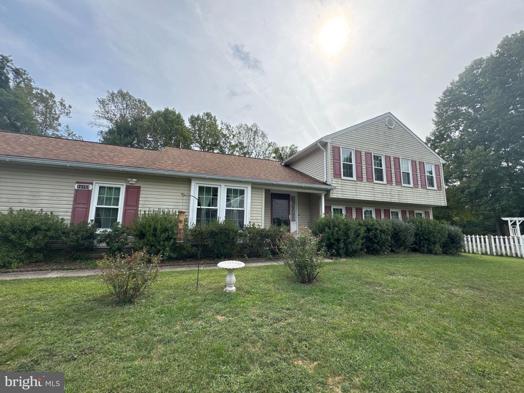 Photo of 10153 Cape Ann Drive, COLUMBIA, MD 21046 (MLS # MDHW2060108)