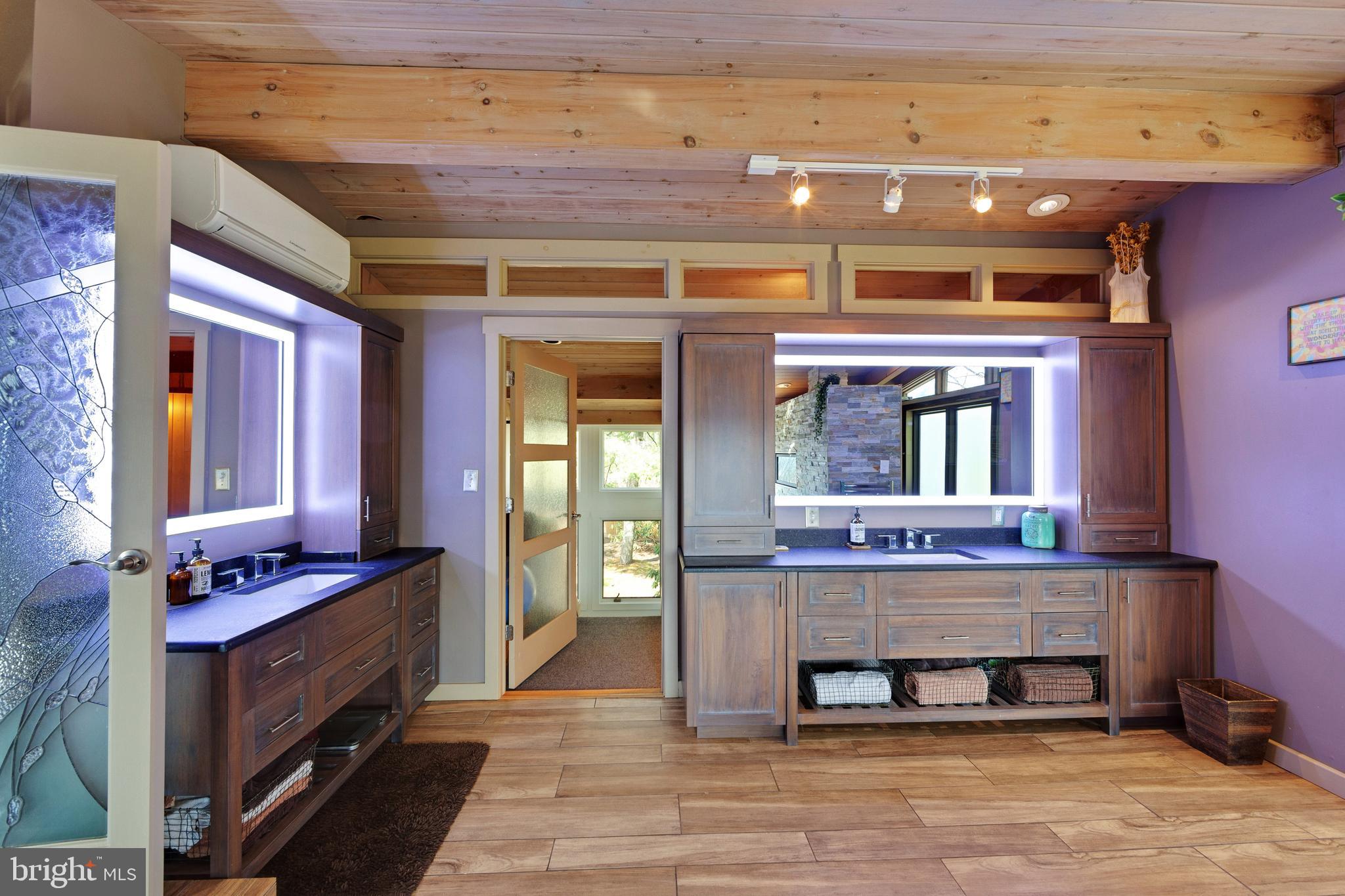 VALLEY FORGE MTN - Residential