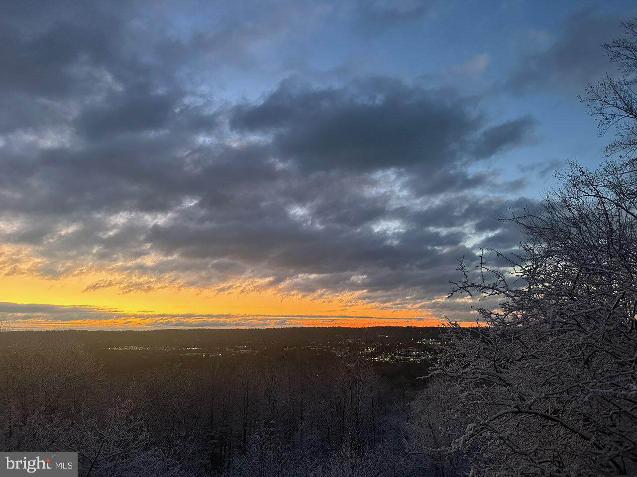 VALLEY FORGE MTN - Residential