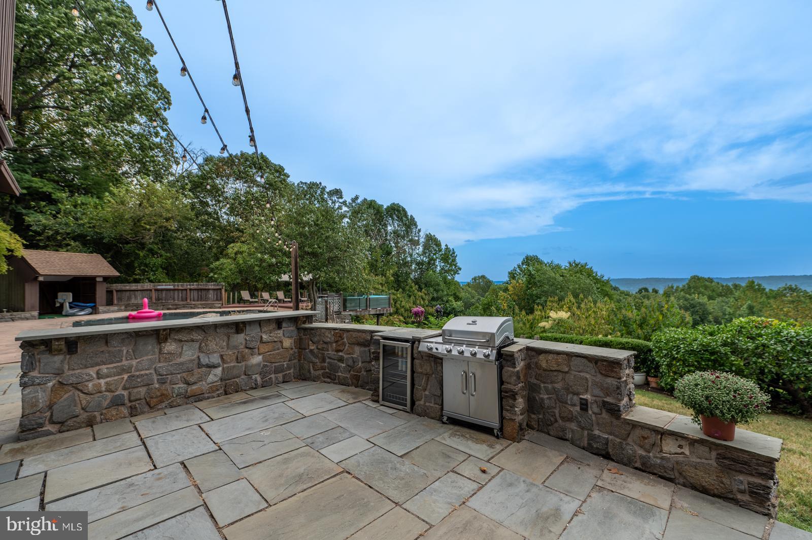 VALLEY FORGE MTN - Residential