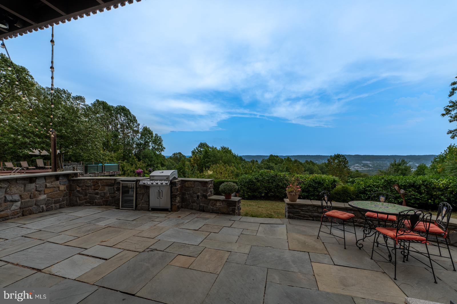 VALLEY FORGE MTN - Residential