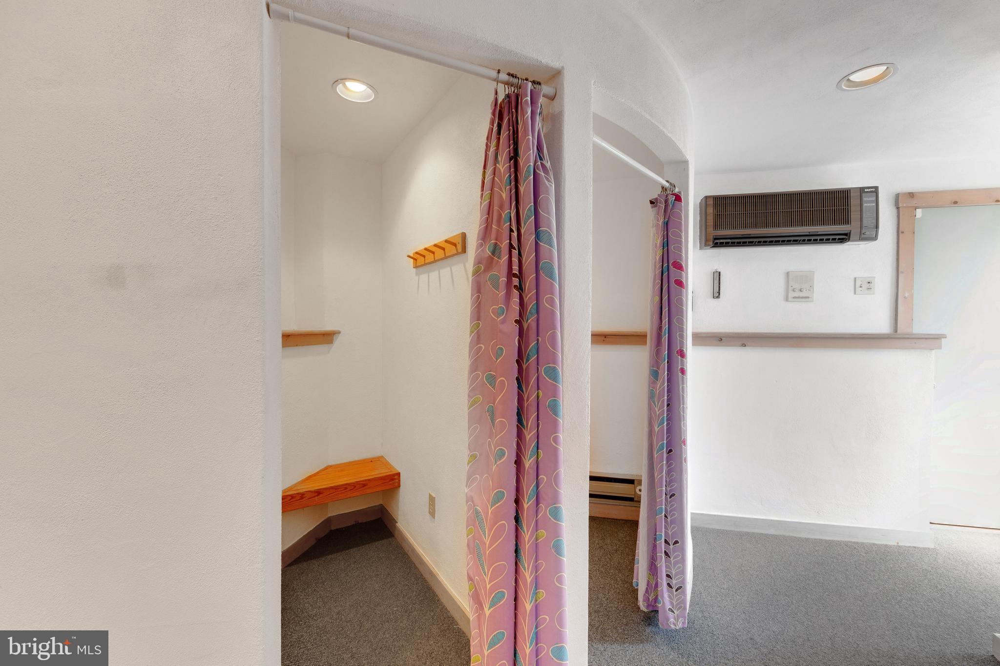 VALLEY FORGE MTN - Residential