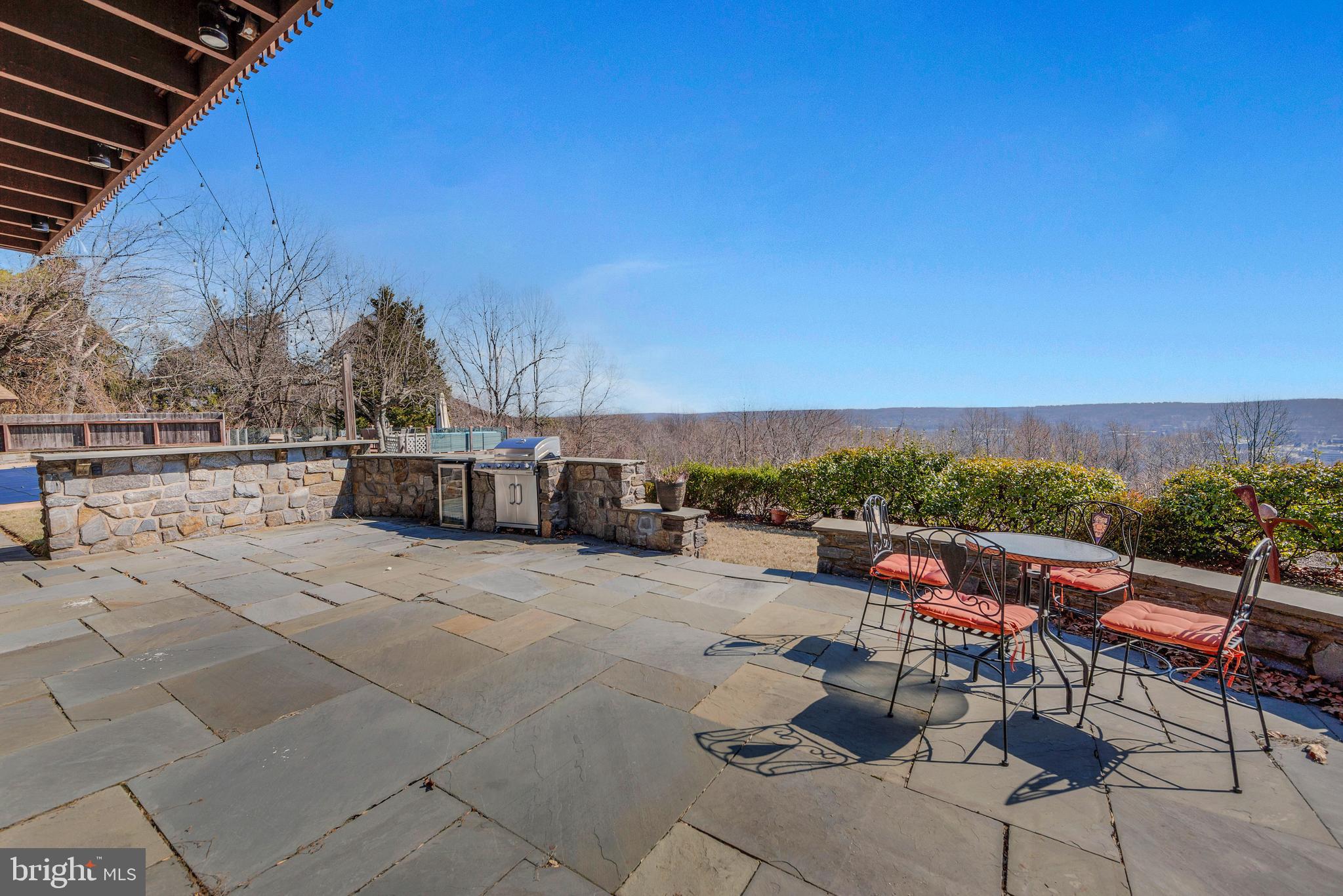 VALLEY FORGE MTN - Residential