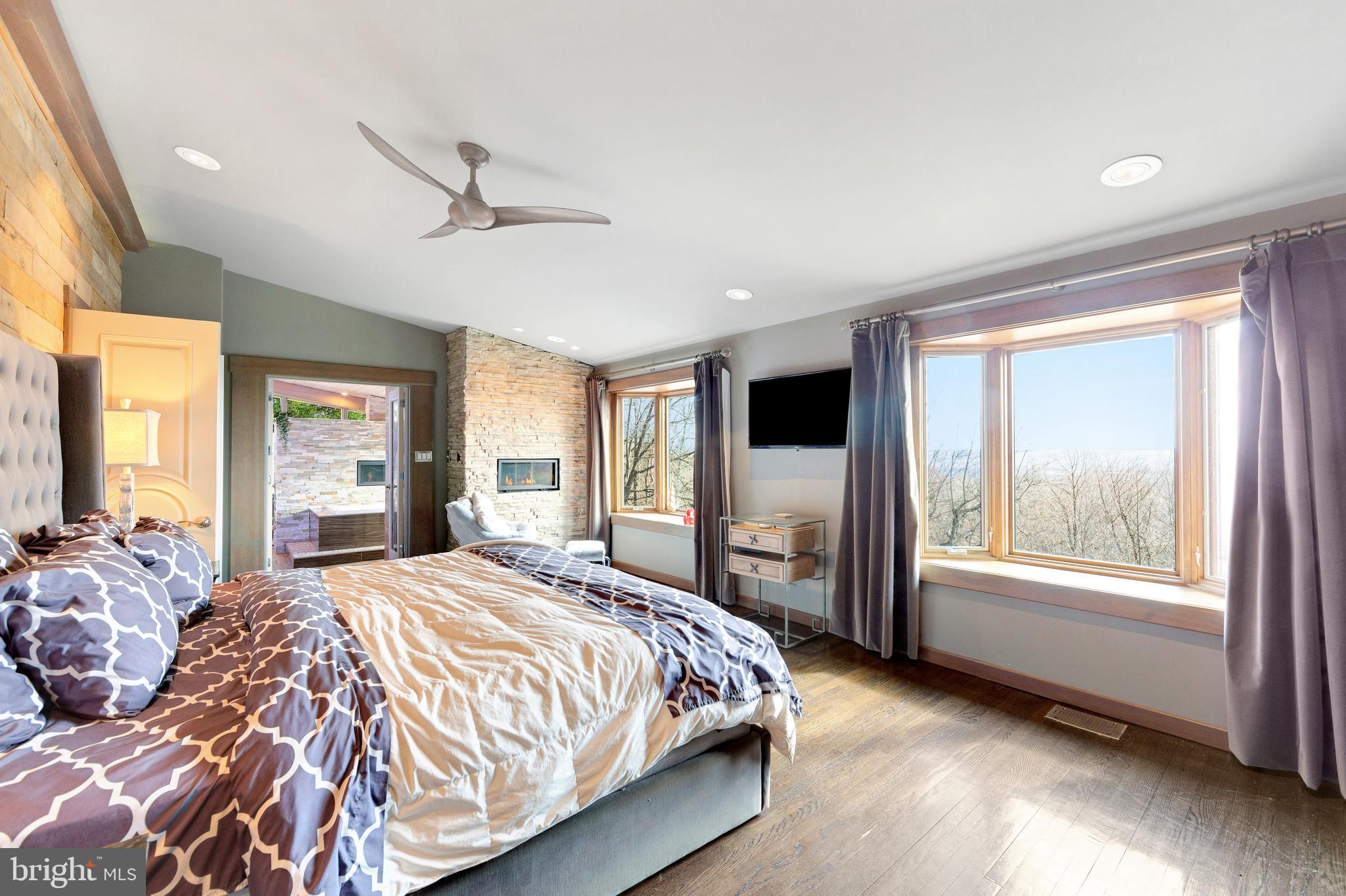 VALLEY FORGE MTN - Residential