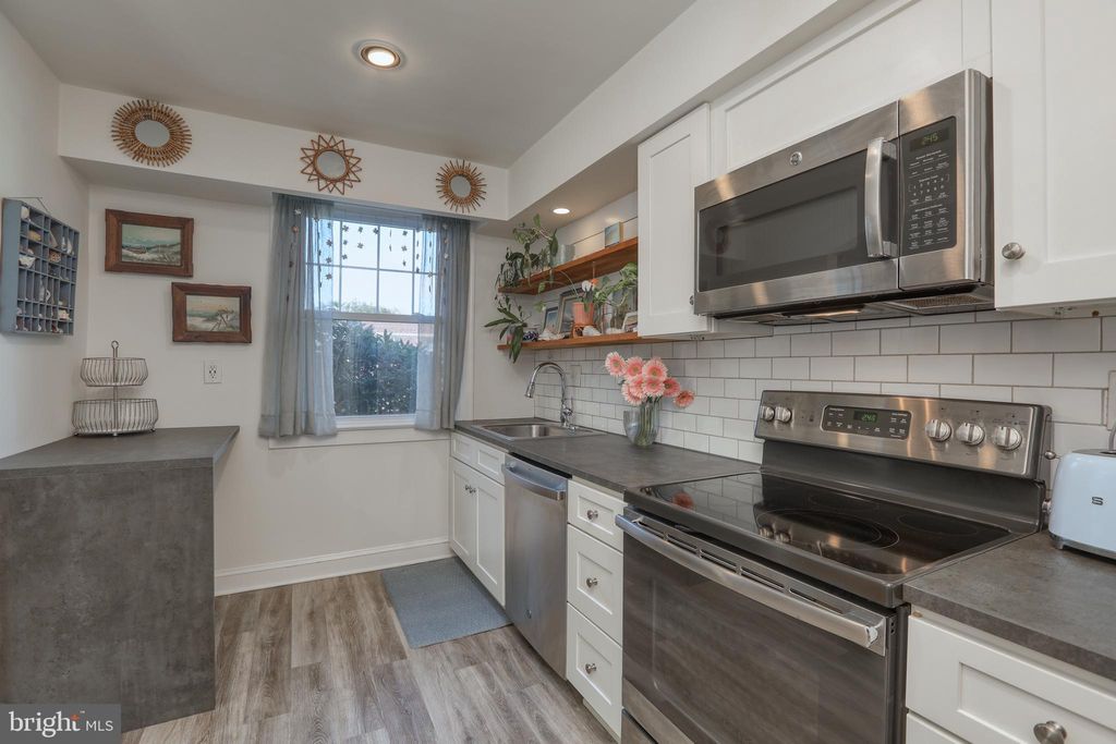 Photo of 500 E Lancaster Avenue #126-A, WAYNE, PA 19087 (MLS # PADE2102444)