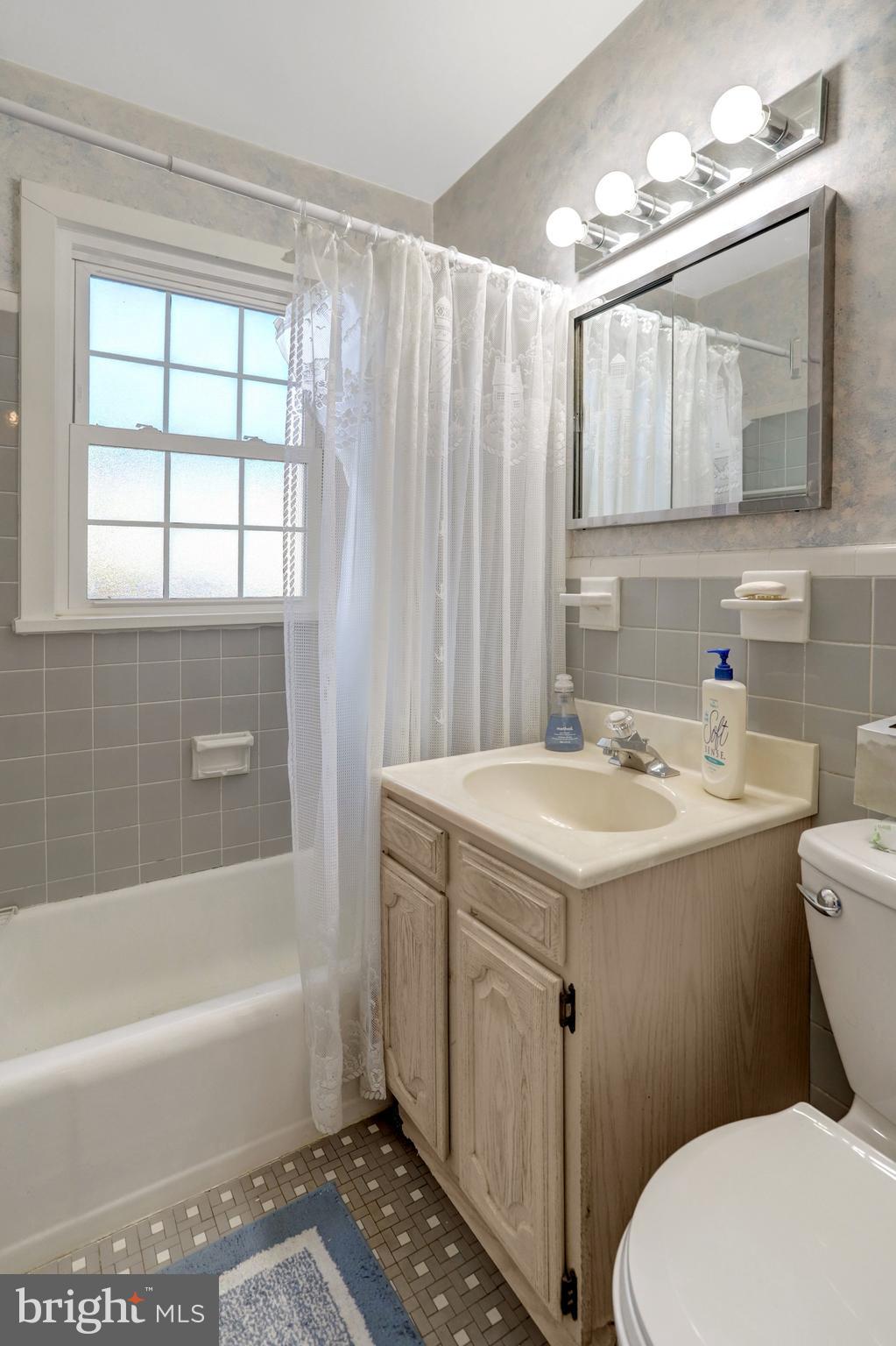 NORTH SPRINGFIELD - Residential