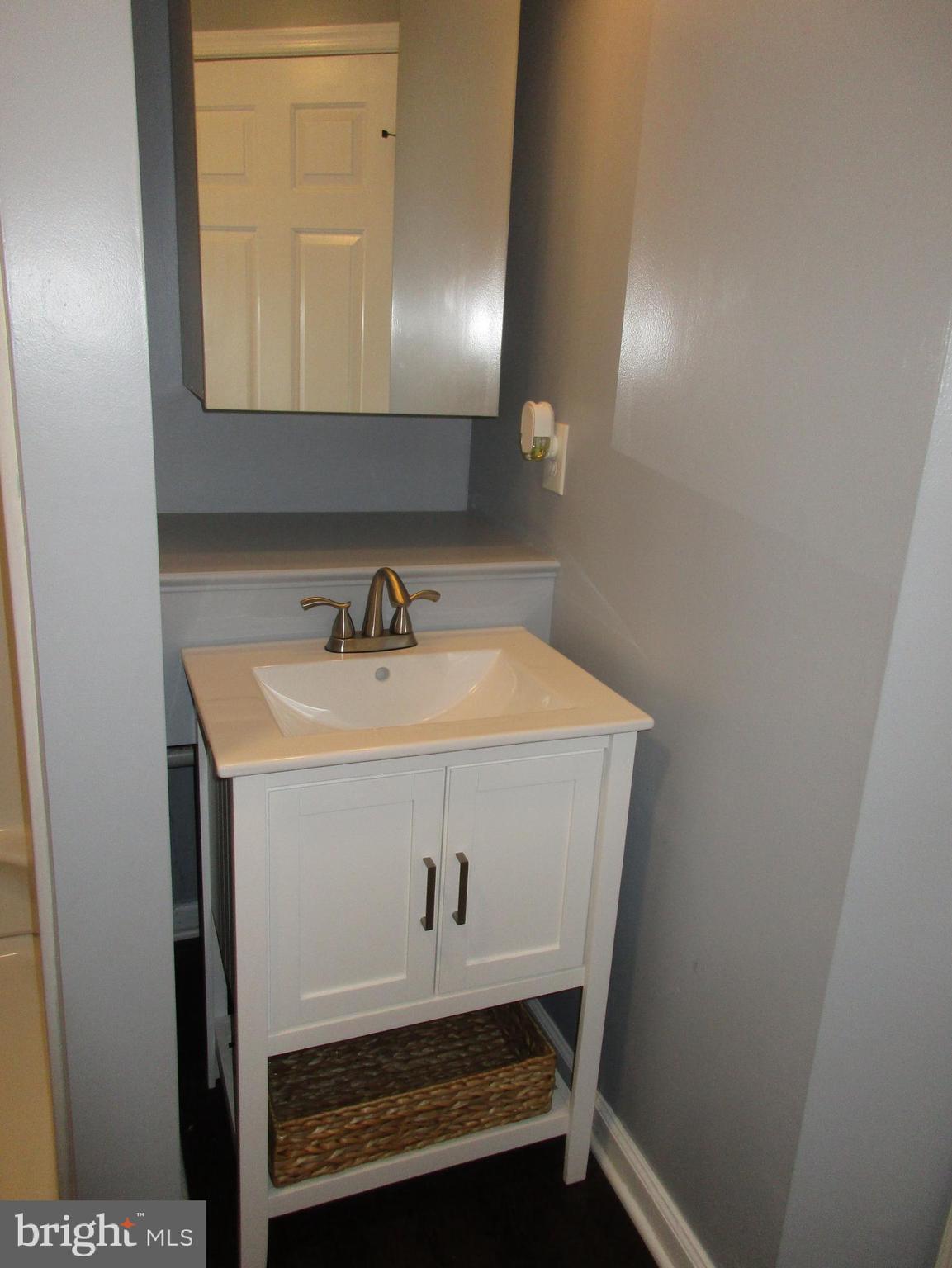 IRWINS CHOICE - Residential Lease