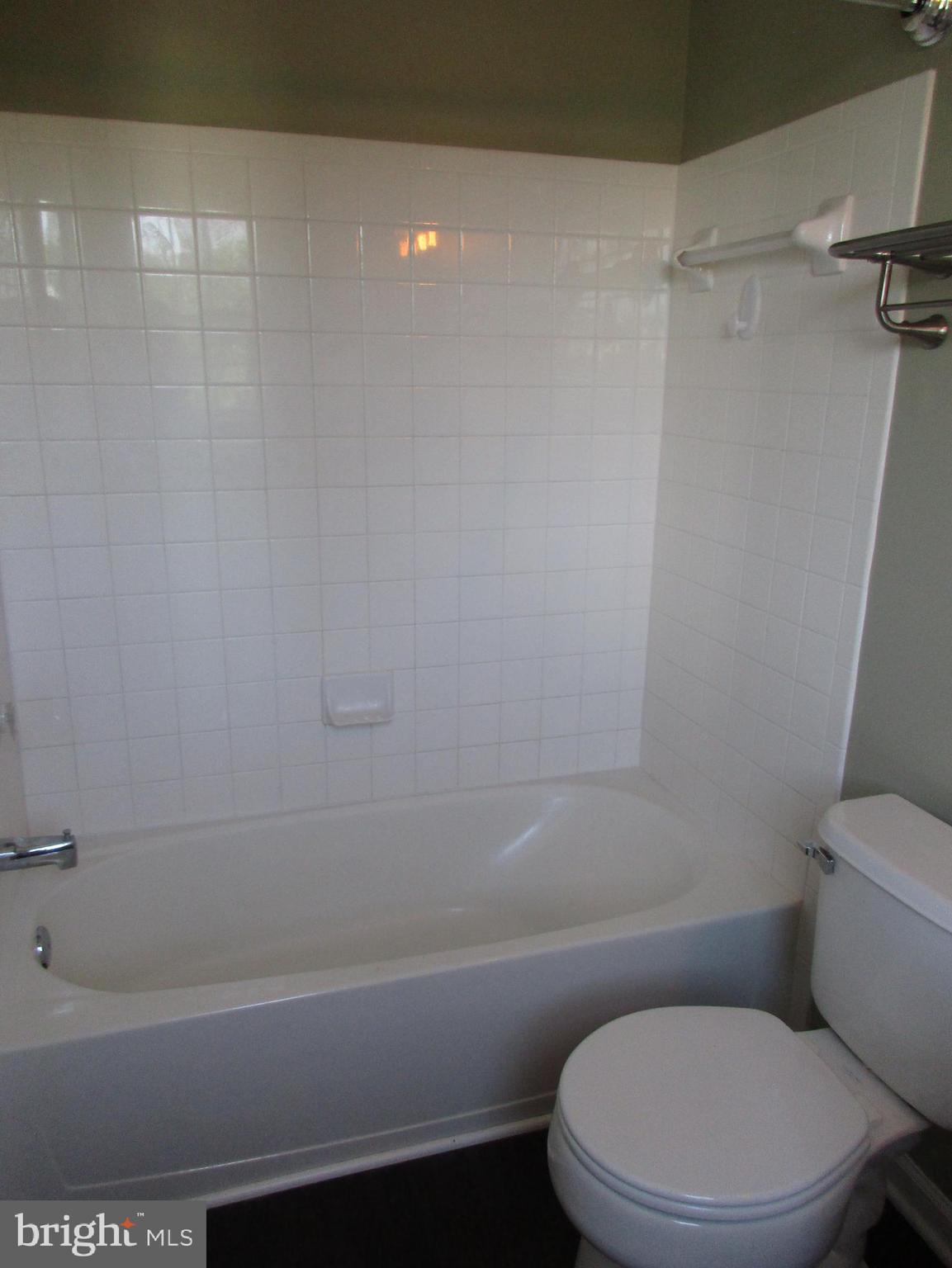 IRWINS CHOICE - Residential Lease