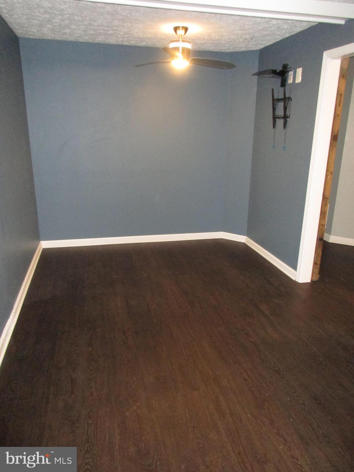 IRWINS CHOICE - Residential Lease