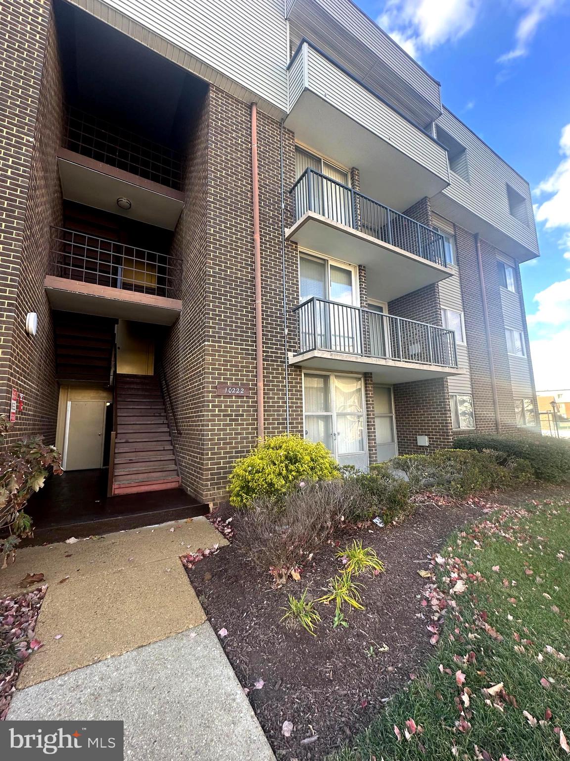 PINES CONDOMINIUM - Residential