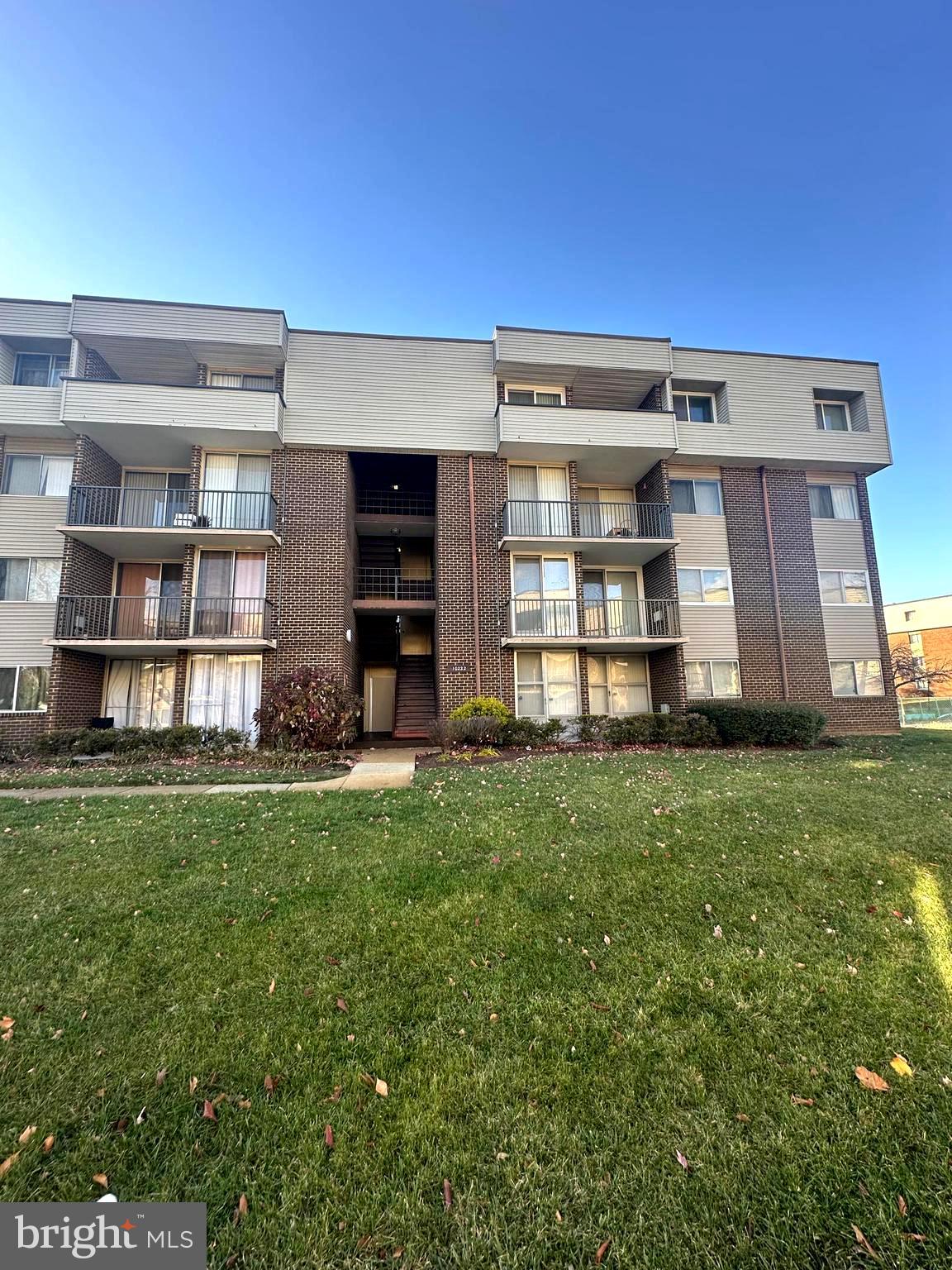 PINES CONDOMINIUM - Residential