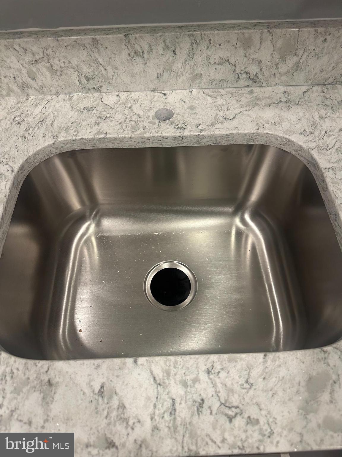 PINES CONDOMINIUM - Residential